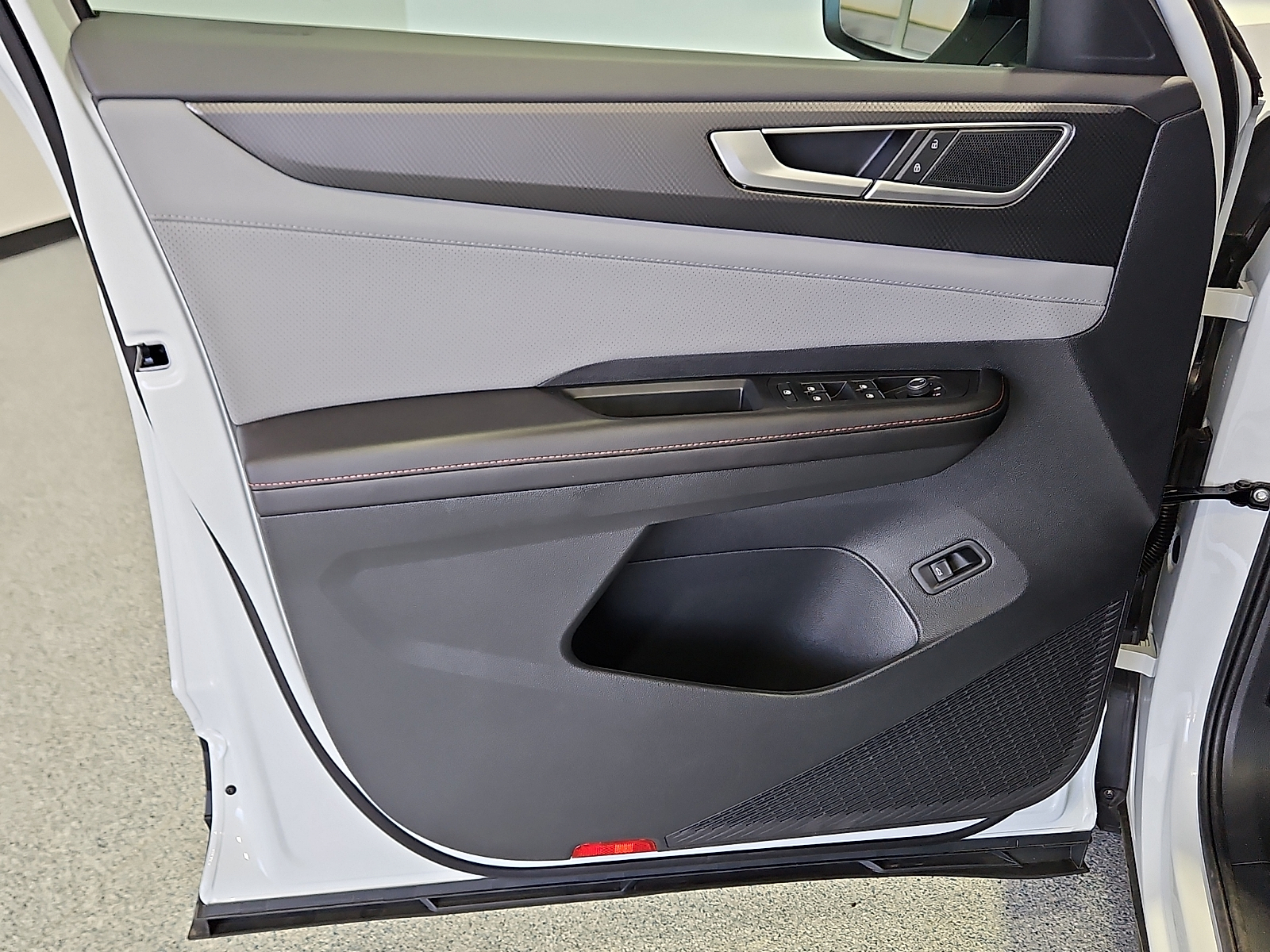 2026 Volkswagen Atlas Peak Edition Opal White Pearl at Street VW of Amarillo
