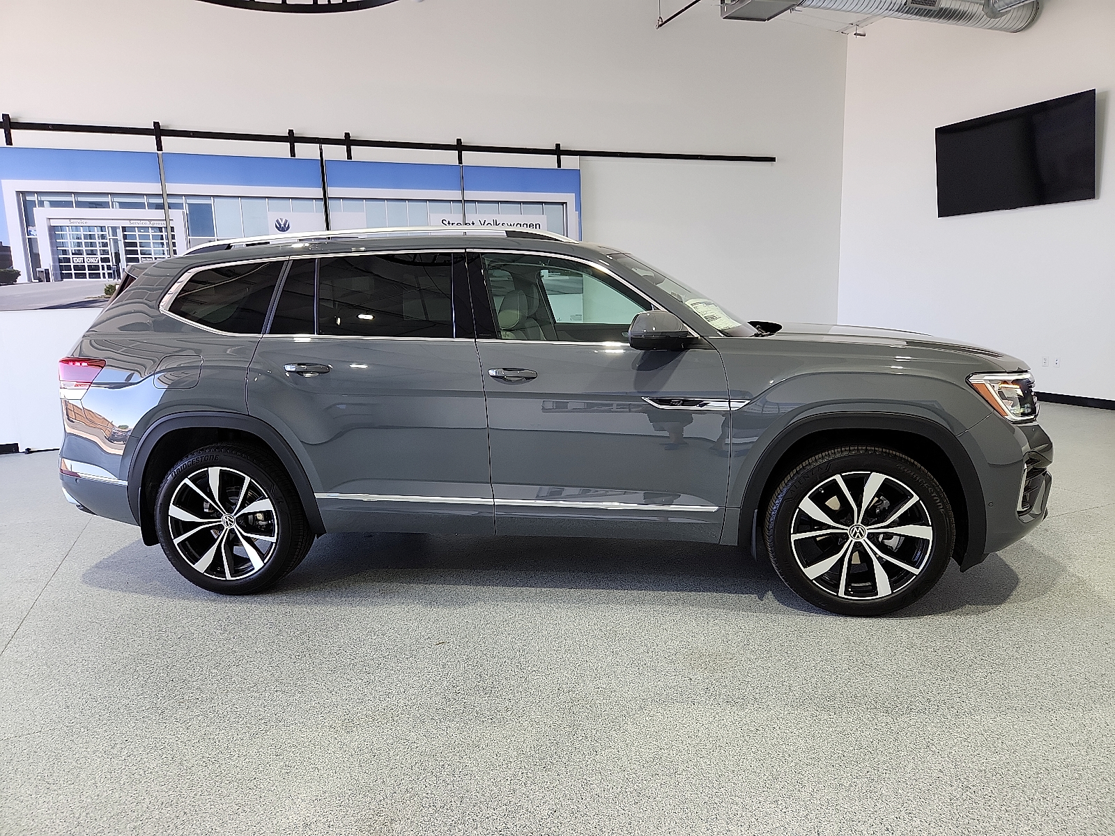 2026 Volkswagen Atlas SEL Premium R-Line - 1