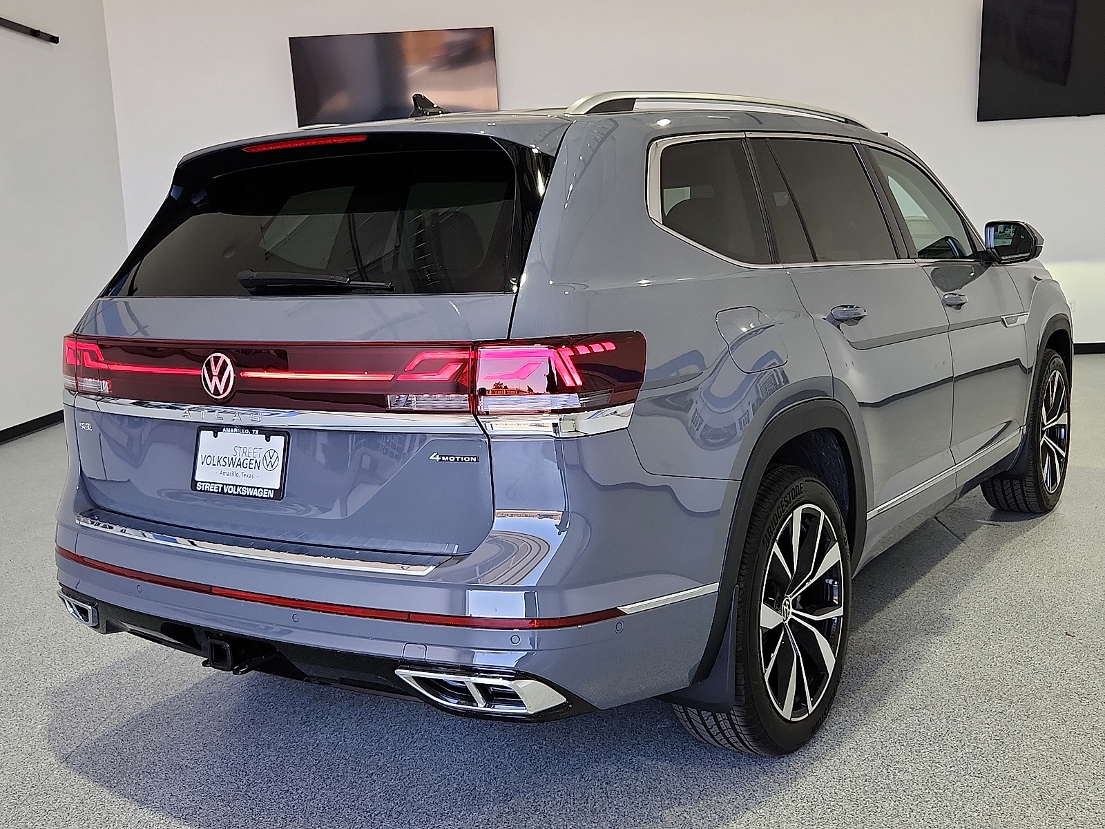 2026 Volkswagen Atlas SEL Premium R-Line - 2