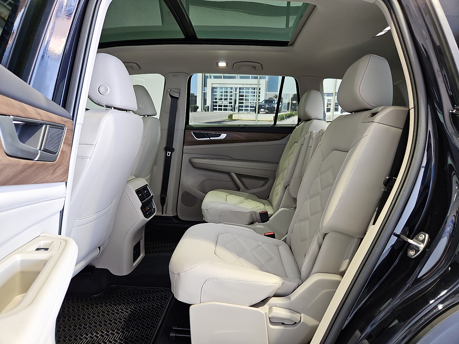 2026 Volkswagen Atlas SE with Technology - 11