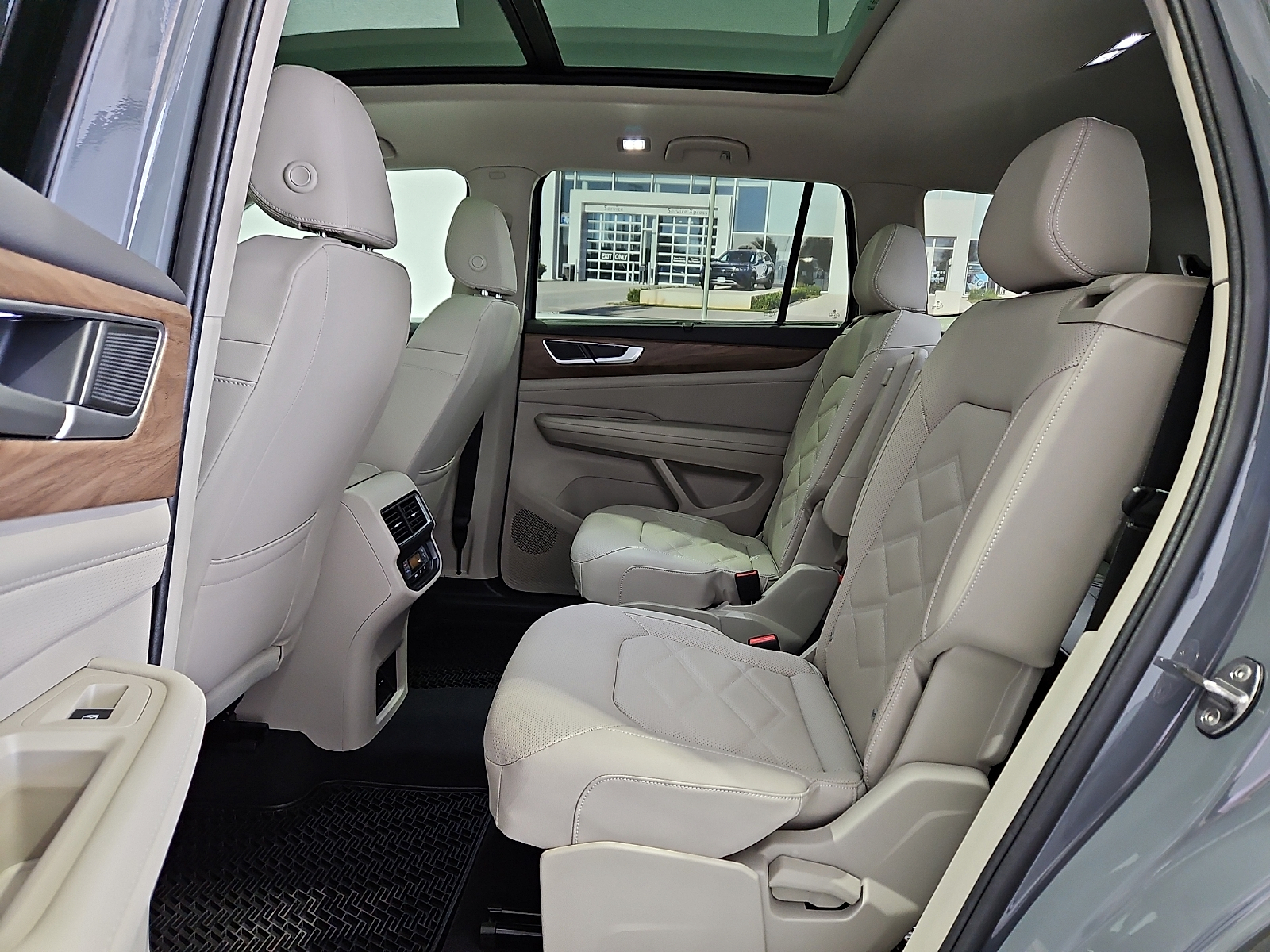 2026 Volkswagen Atlas SE with Technology - 11