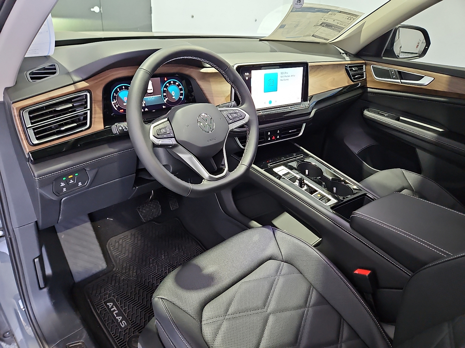 2026 Volkswagen Atlas SE with Technology - 11