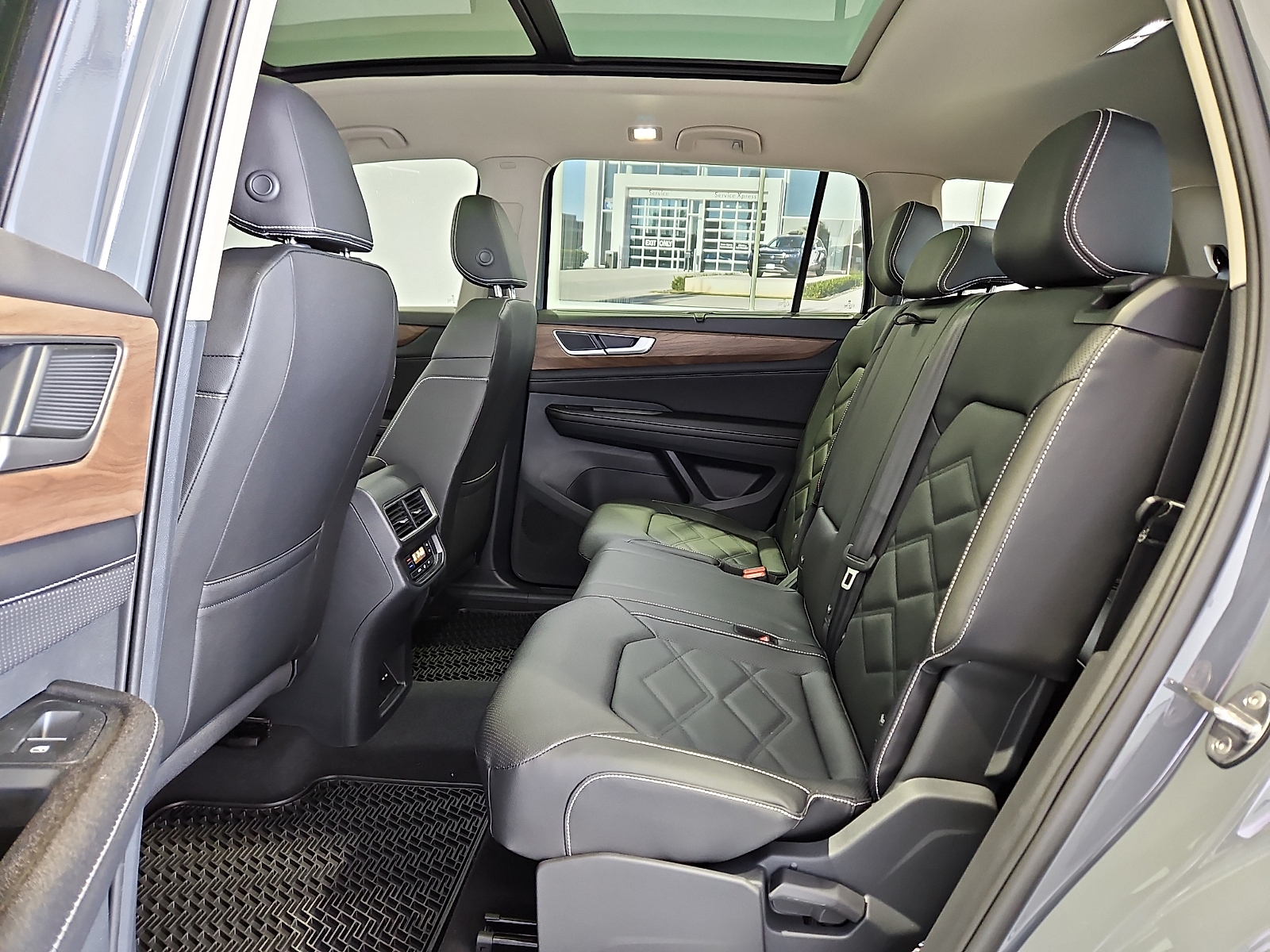 2026 Volkswagen Atlas SE with Technology - 9