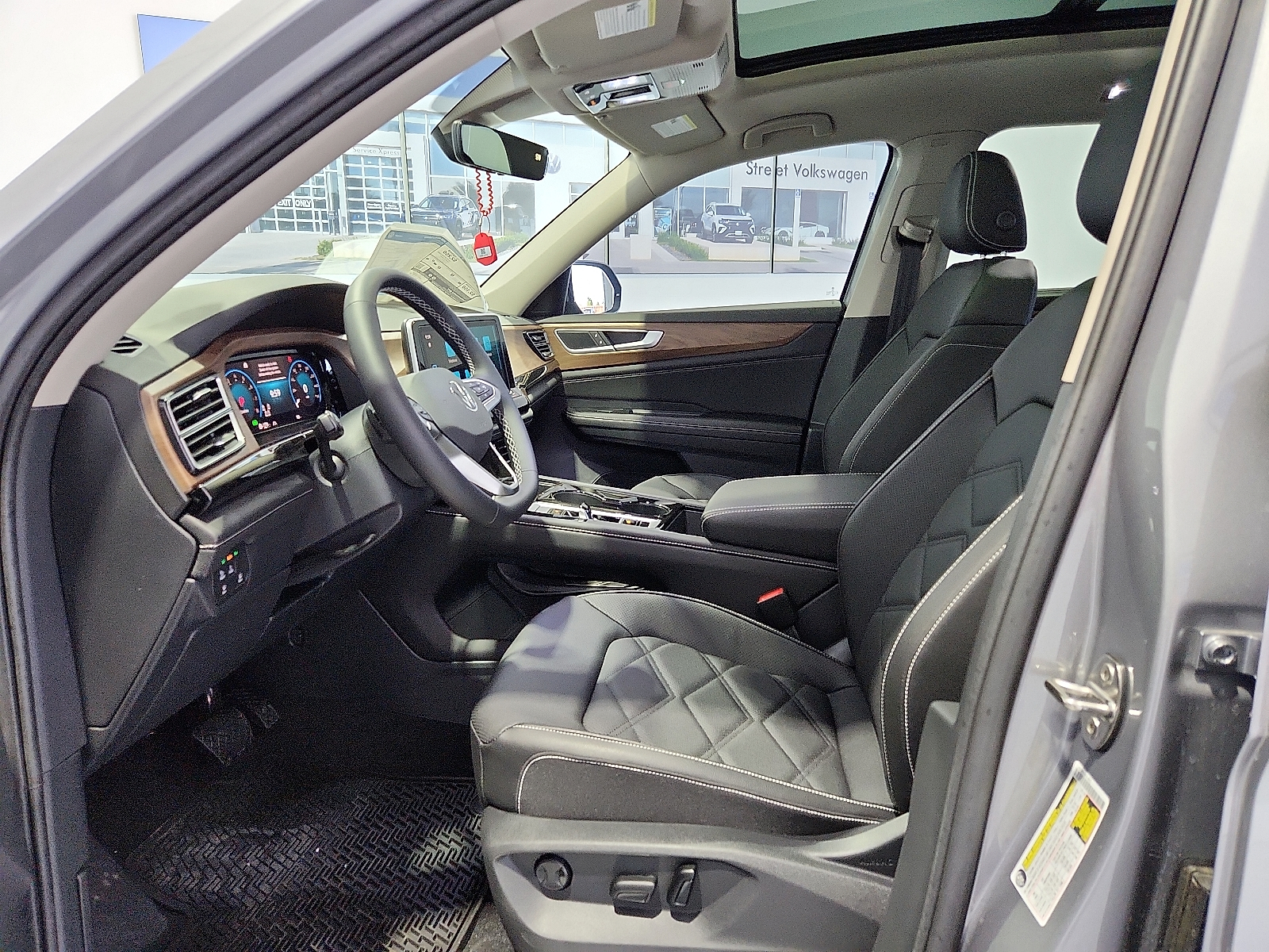 2026 Volkswagen Atlas SE with Technology - 11