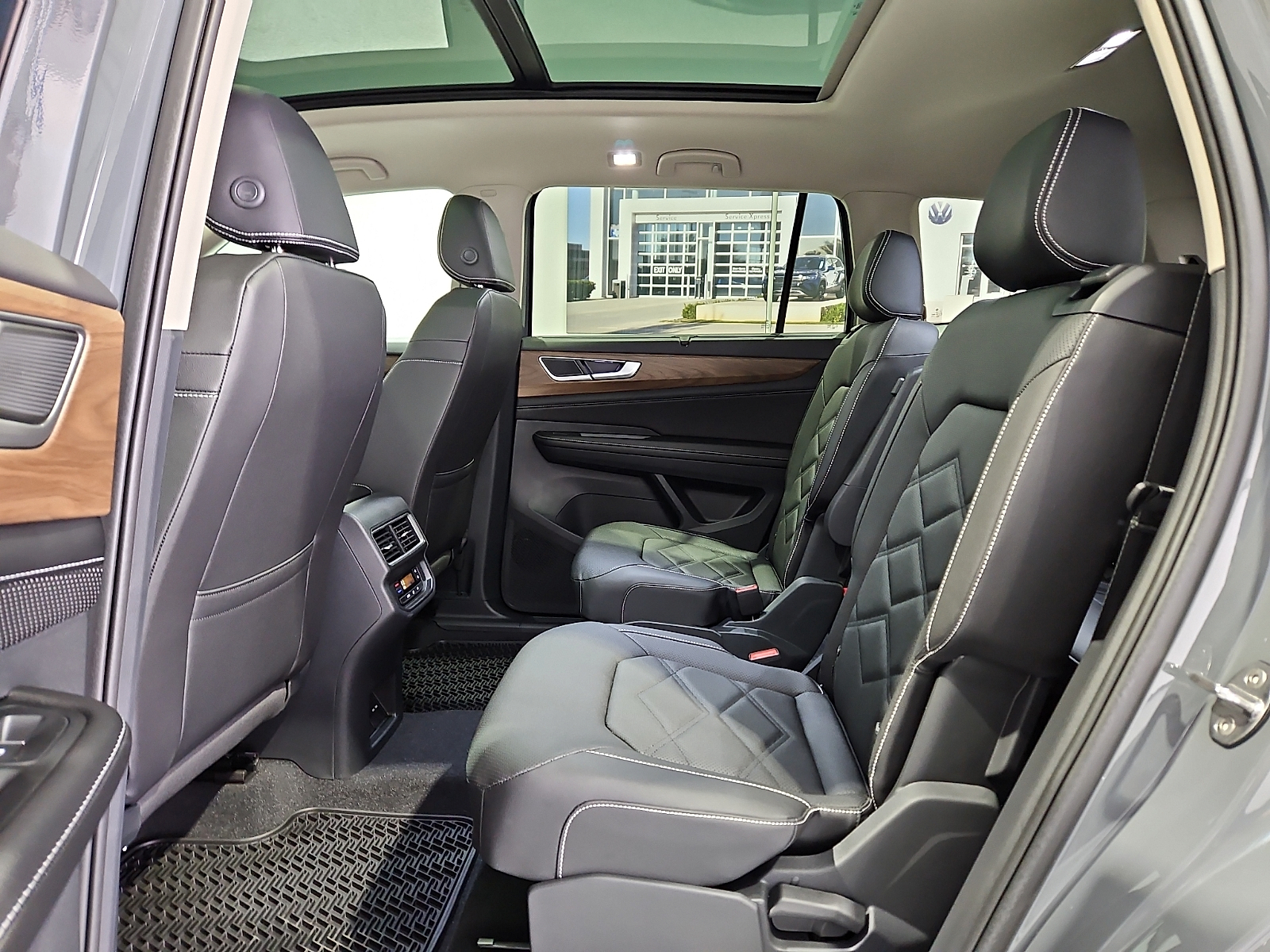 2026 Volkswagen Atlas SE with Technology - 9