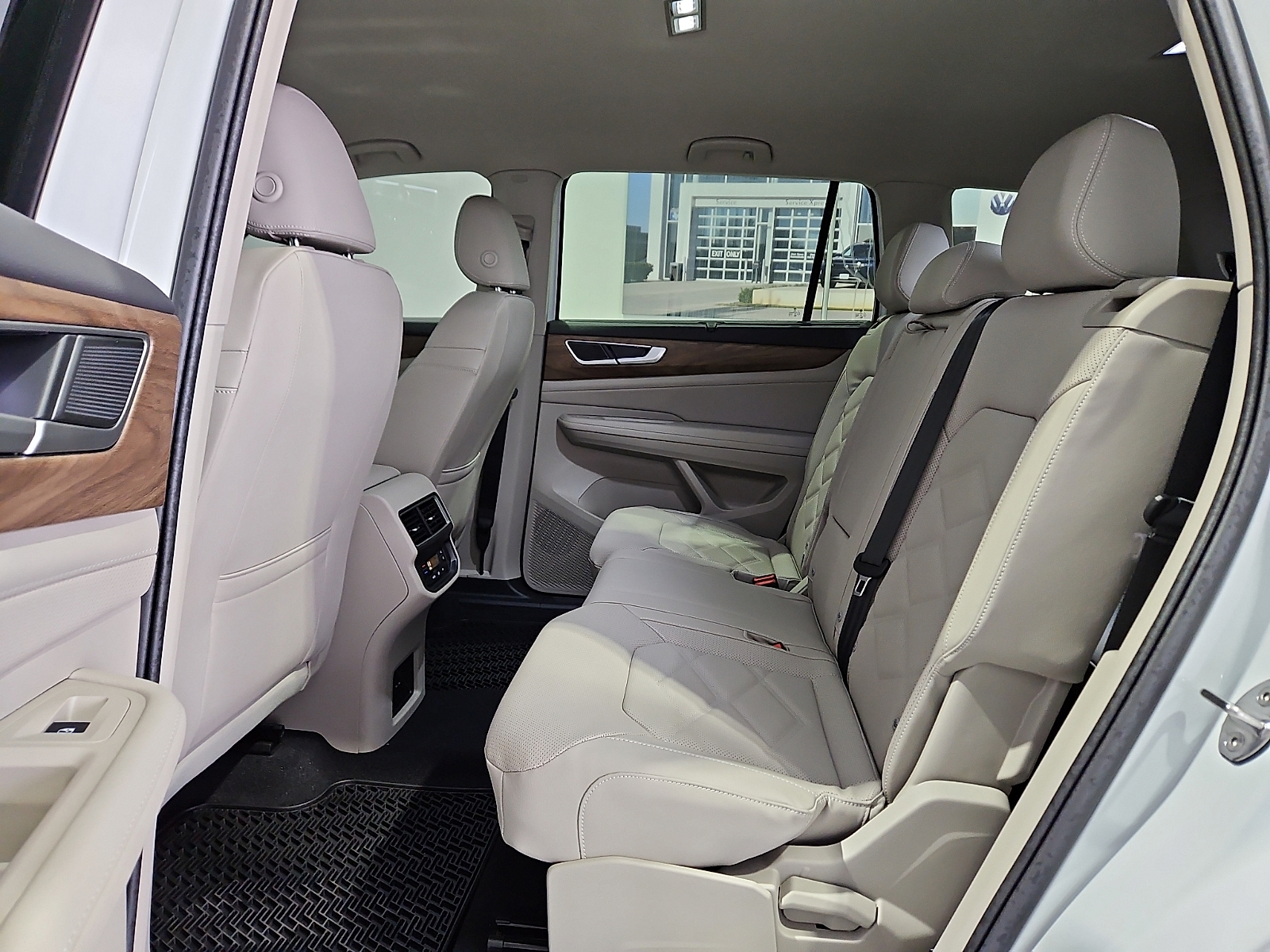 2026 Volkswagen Atlas SE with Technology - 9