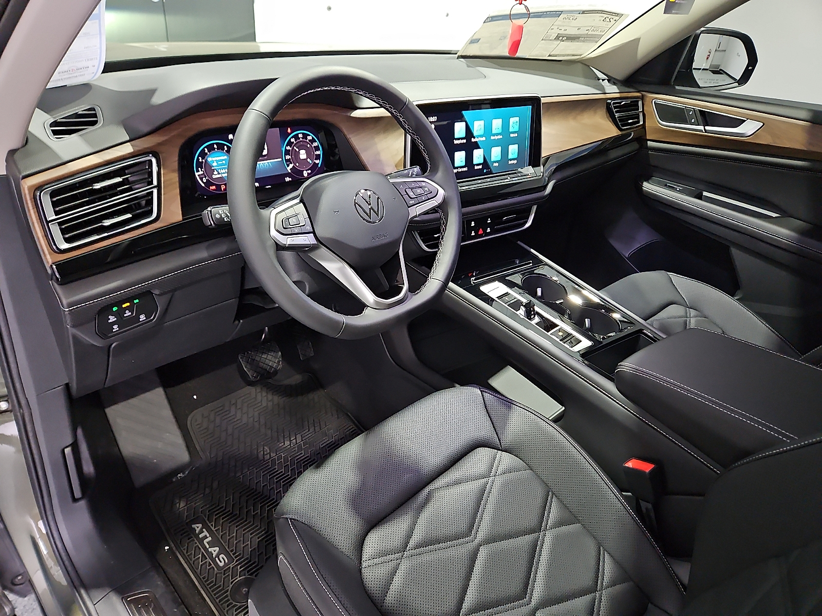 2026 Volkswagen Atlas SE with Technology - 11