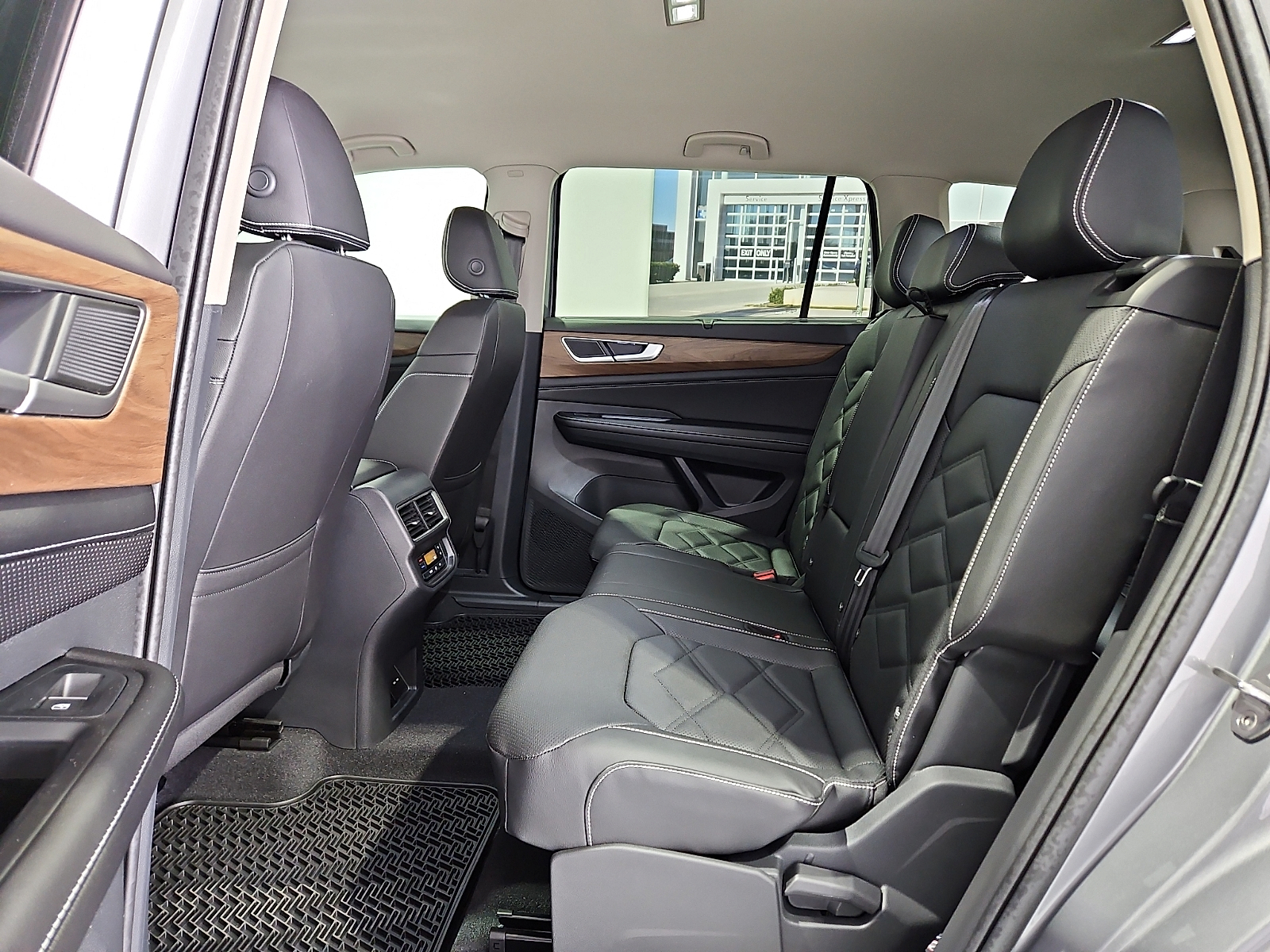 2026 Volkswagen Atlas SE with Technology - 9