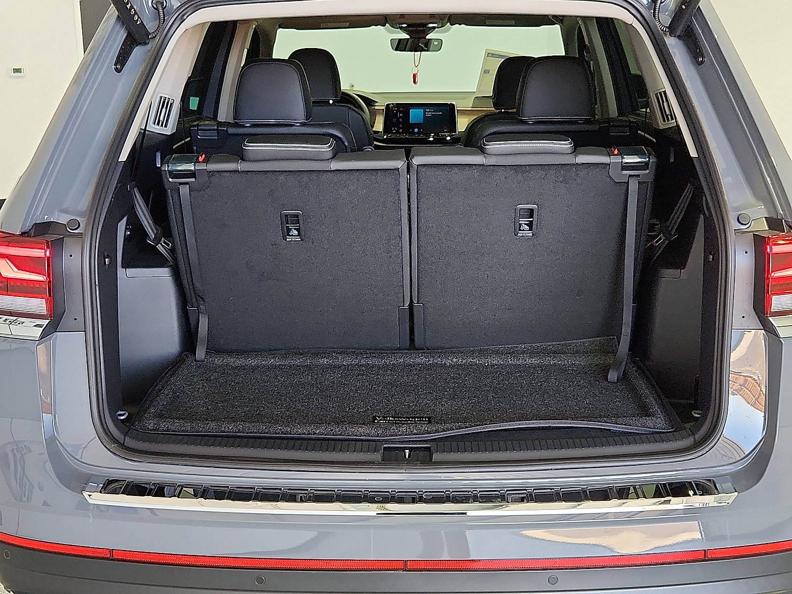 2026 Volkswagen Atlas SE with Technology - 6