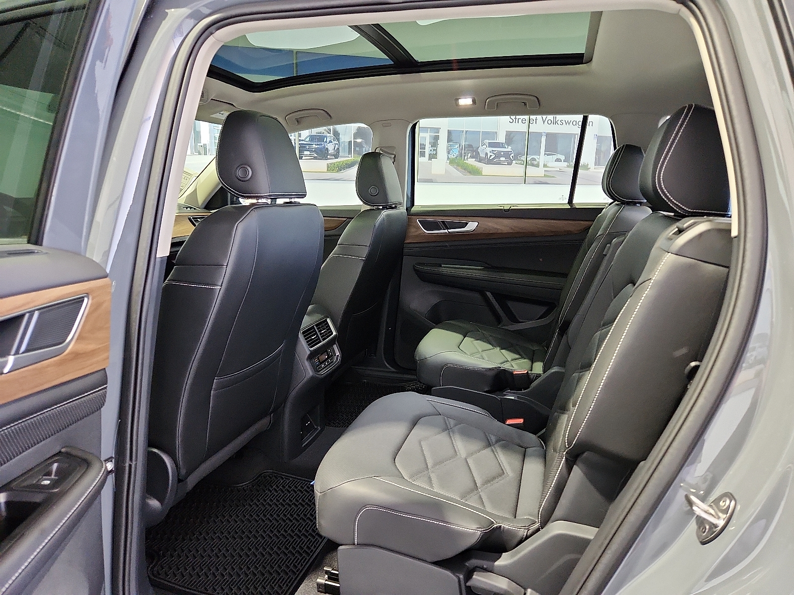 2026 Volkswagen Atlas SE with Technology - 8