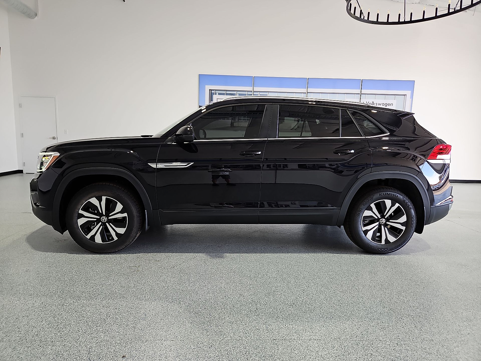 2026 Volkswagen Atlas Cross Sport SE Deep Black Pearl at Street VW of Amarillo