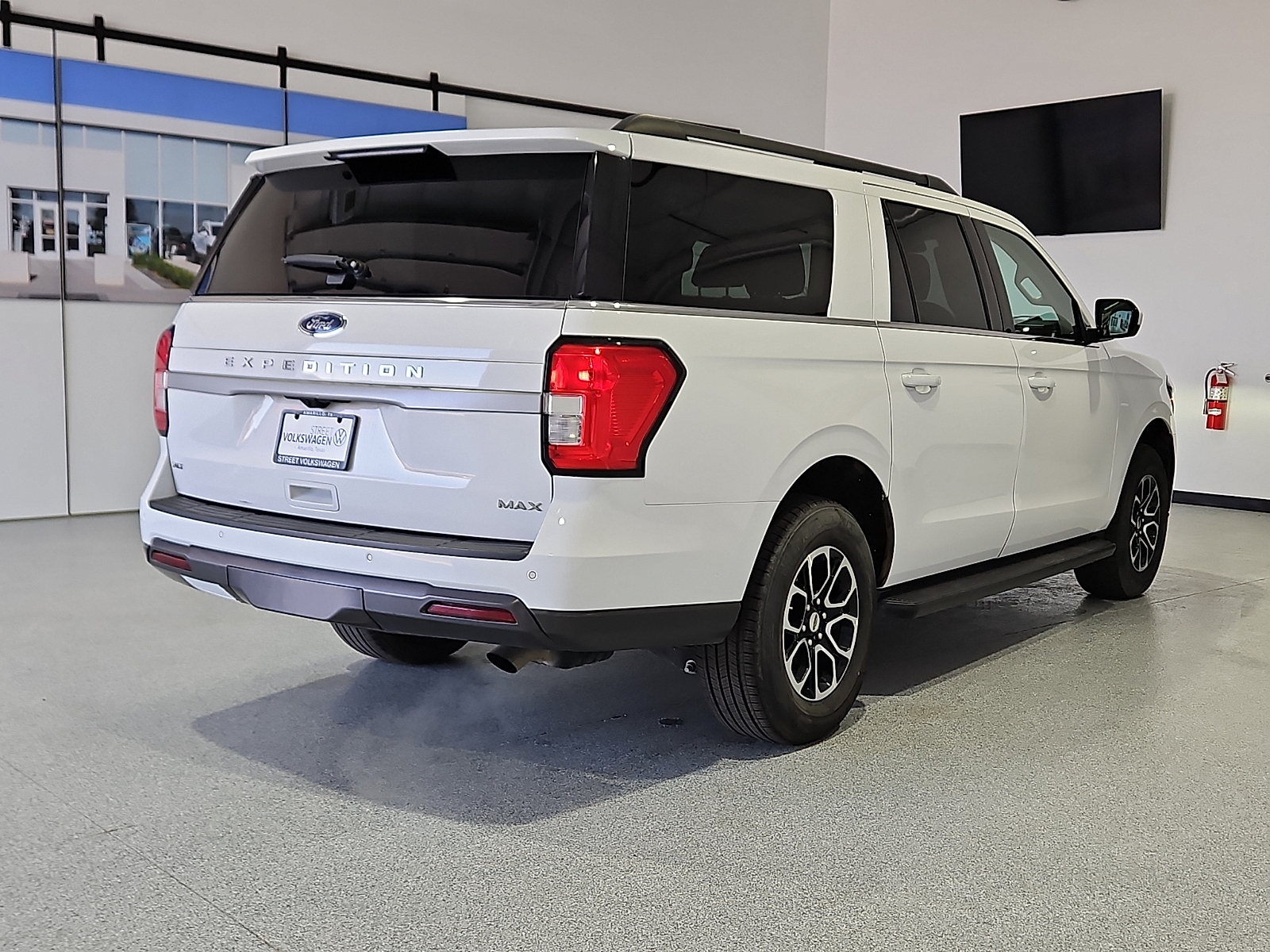 2024 Ford Expedition XLT MAX Oxford White at Bobby Duby Motors