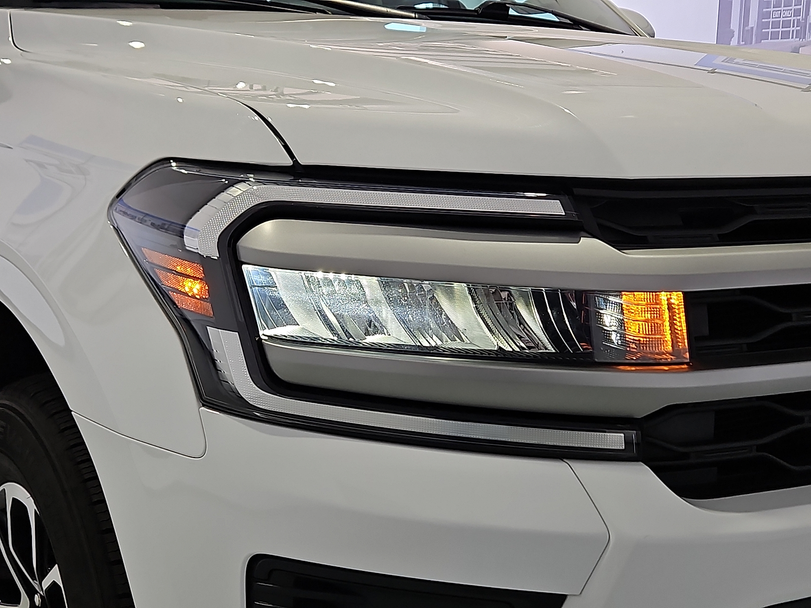 2024 Ford Expedition XLT MAX Oxford White at Bobby Duby Motors