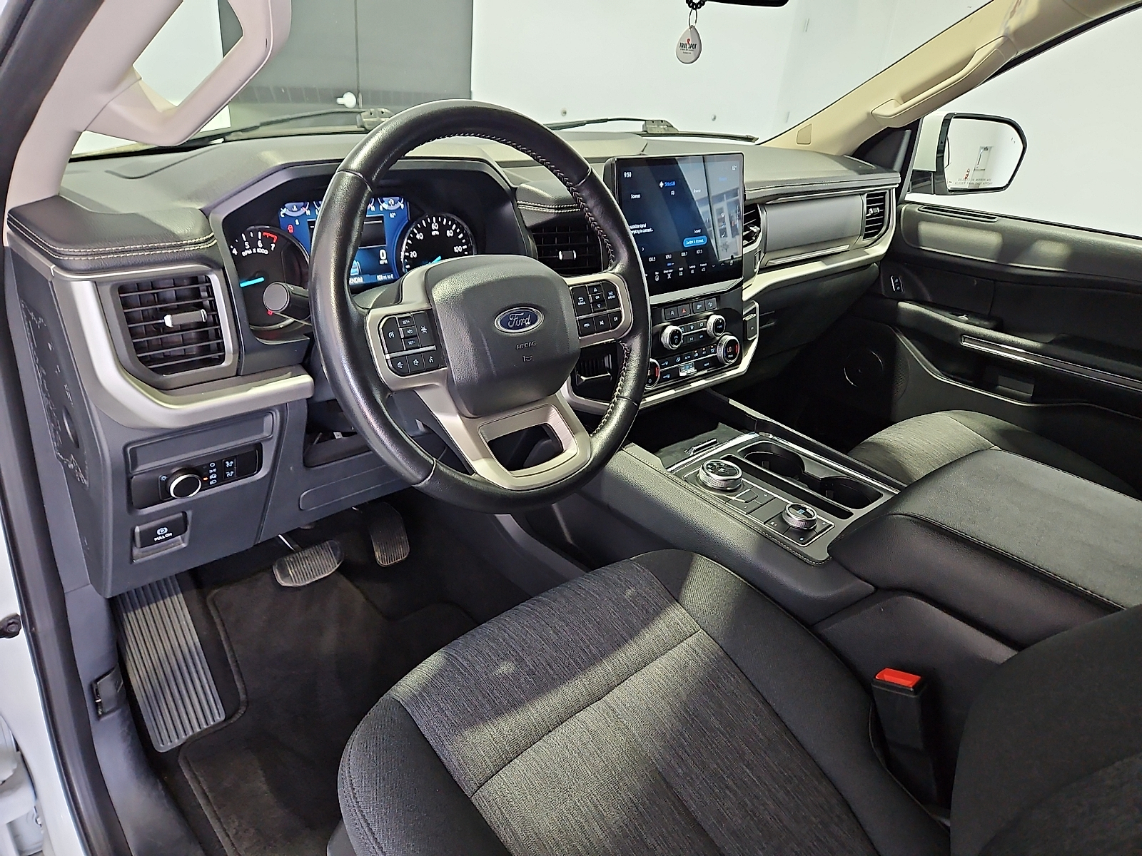 2024 Ford Expedition XLT MAX Oxford White at Bobby Duby Motors