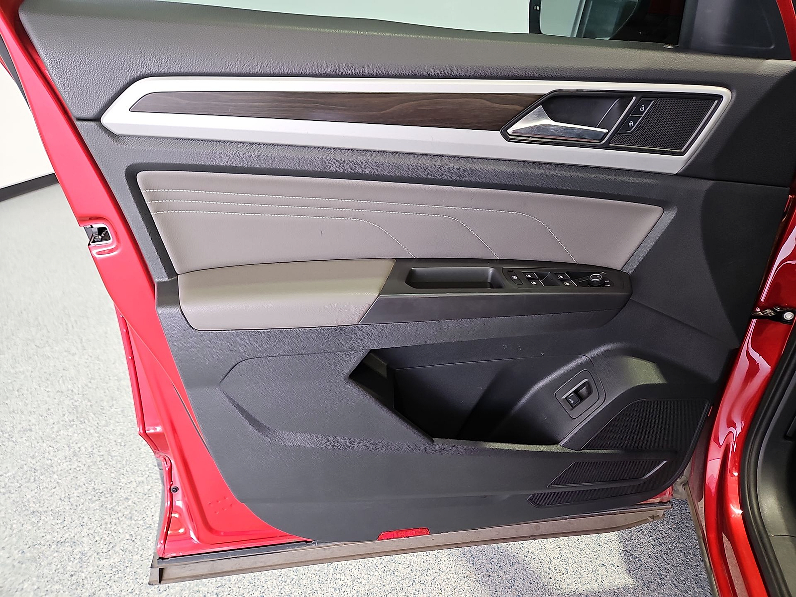 2023 Volkswagen Atlas 3.6L V6 SE w/Technology Aurora Red Metallic at Street VW of Amarillo