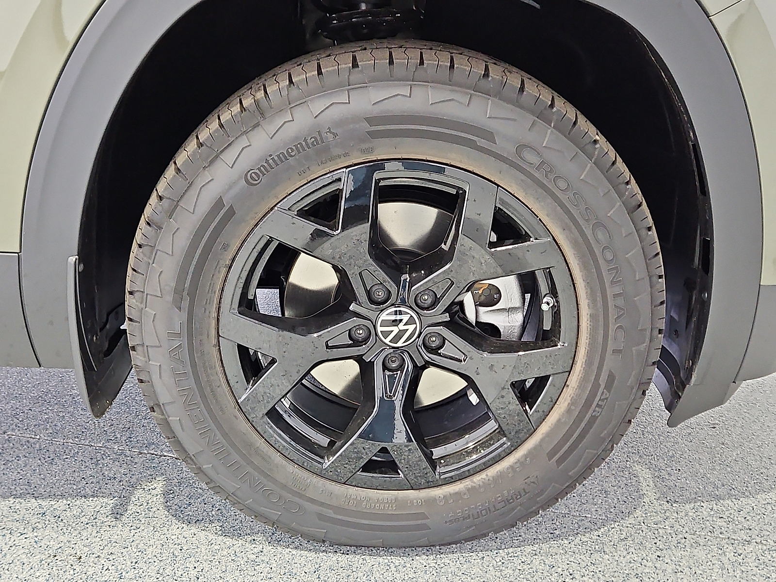 2026 Volkswagen Atlas Peak Edition Avocado Green Pearl at Street VW of Amarillo