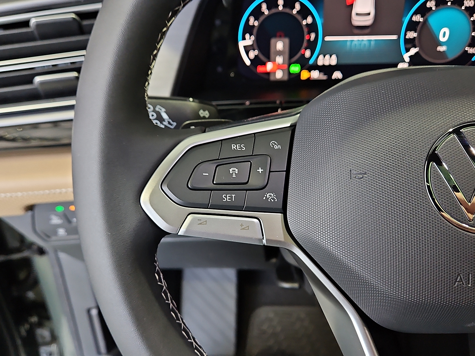 2026 Volkswagen Atlas Cross Sport SE with Technology Avocado Green Pearl at Street VW of Amarillo