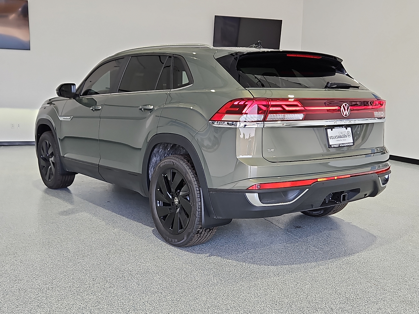 2026 Volkswagen Atlas Cross Sport SE with Technology Avocado Green Pearl at Street VW of Amarillo