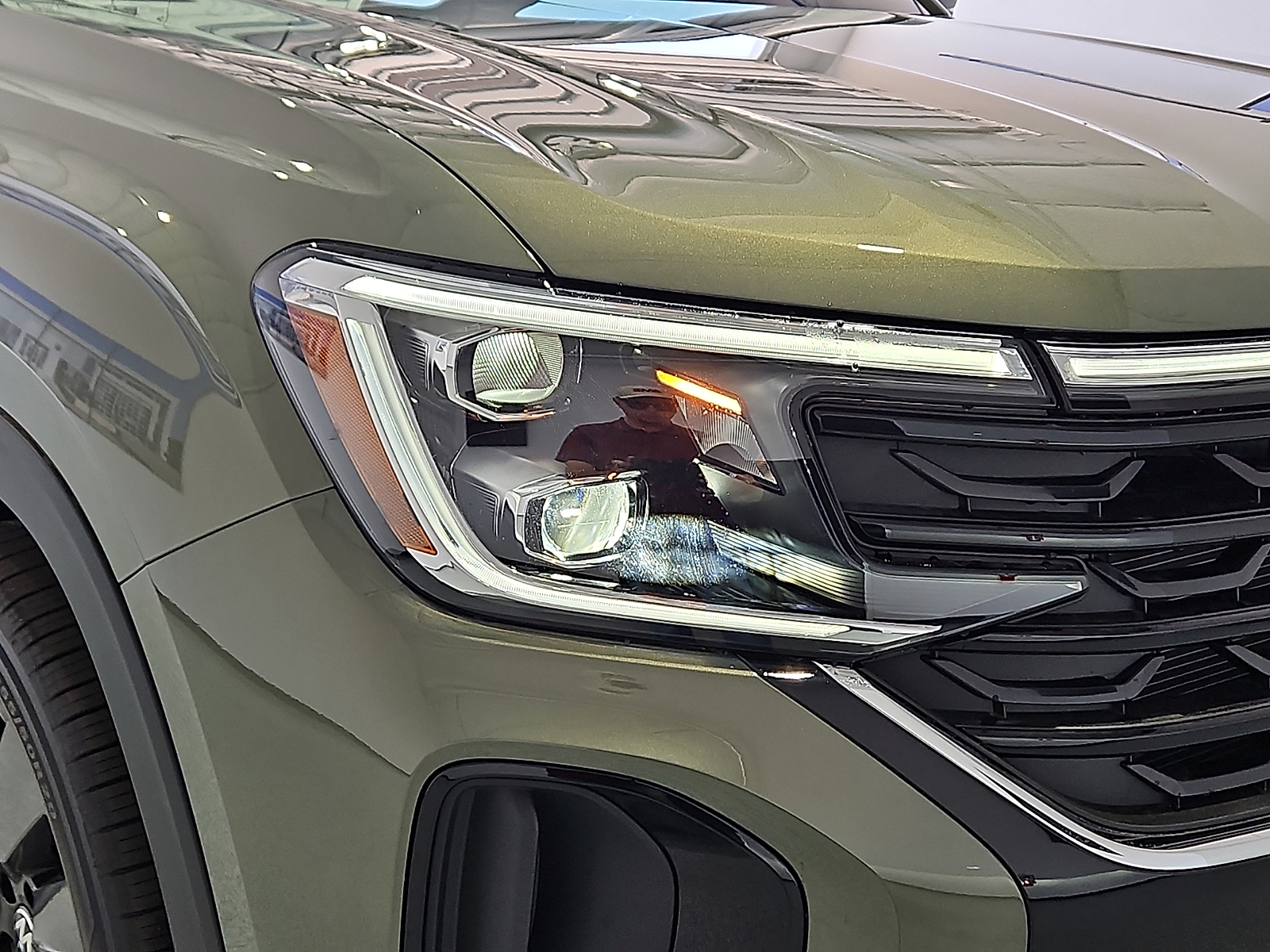 2026 Volkswagen Atlas Cross Sport SE with Technology Avocado Green Pearl at Street VW of Amarillo