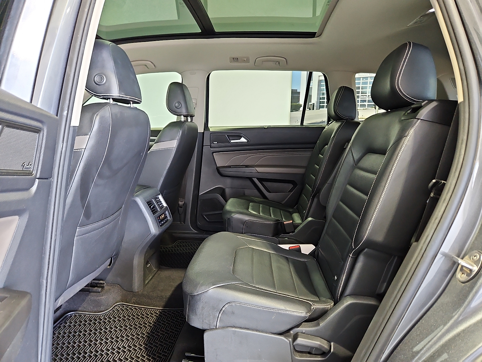 2023 Volkswagen Atlas 3.6L V6 SEL Premium R-Line - 10