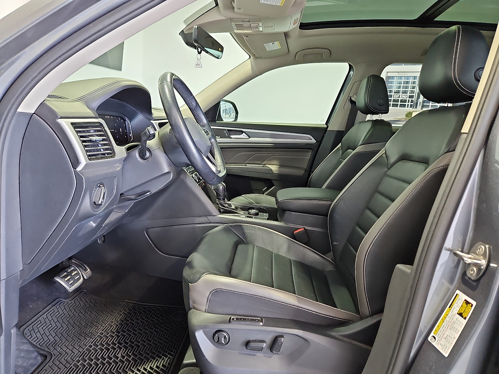 2023 Volkswagen Atlas 3.6L V6 SEL Premium R-Line - 11