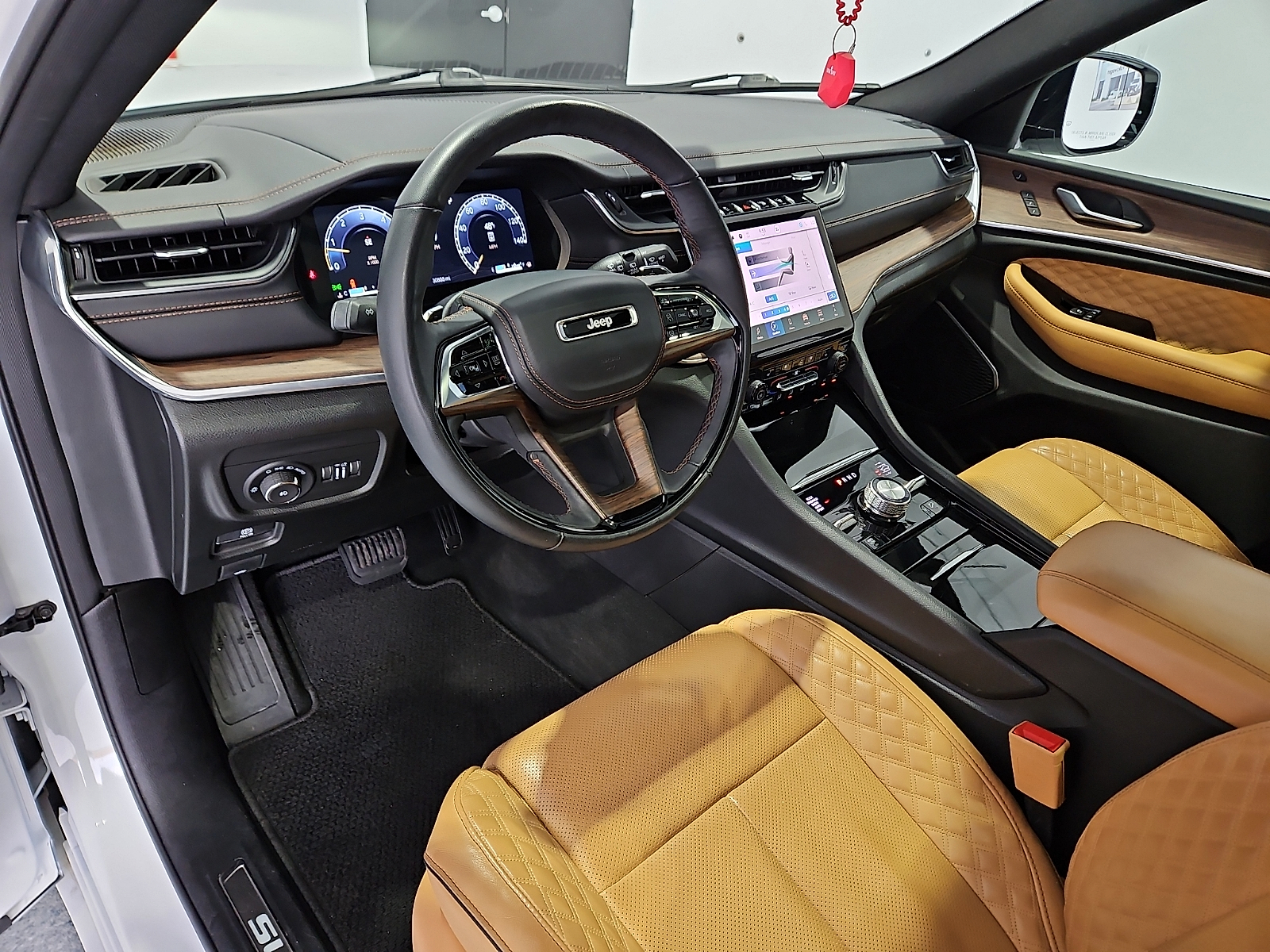 2025 Jeep Grand Cherokee L Summit 4x4 - 11