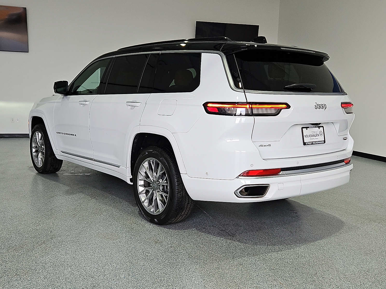 2025 Jeep Grand Cherokee L Summit 4x4 - 1