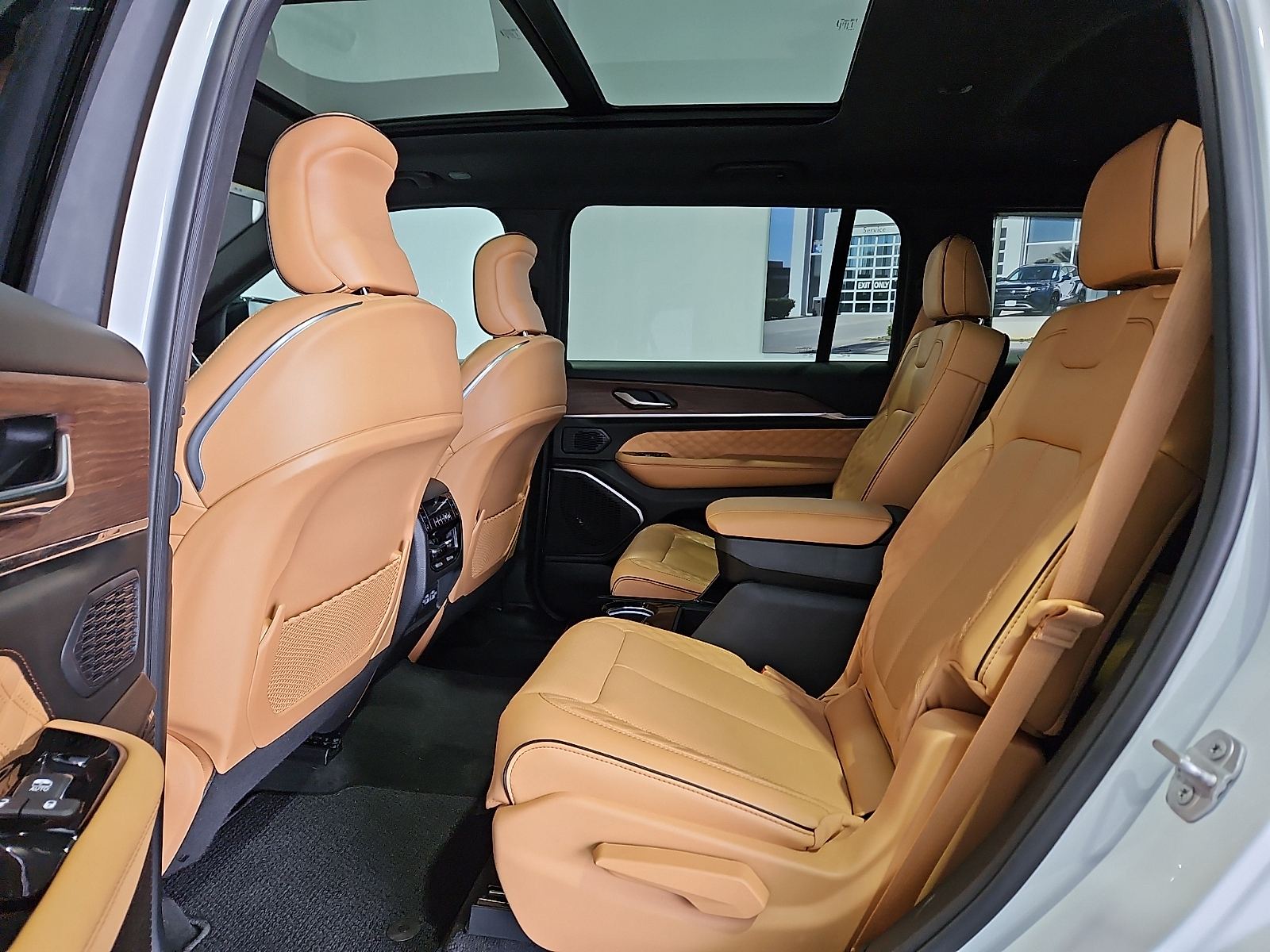2025 Jeep Grand Cherokee L Summit 4x4 - 9