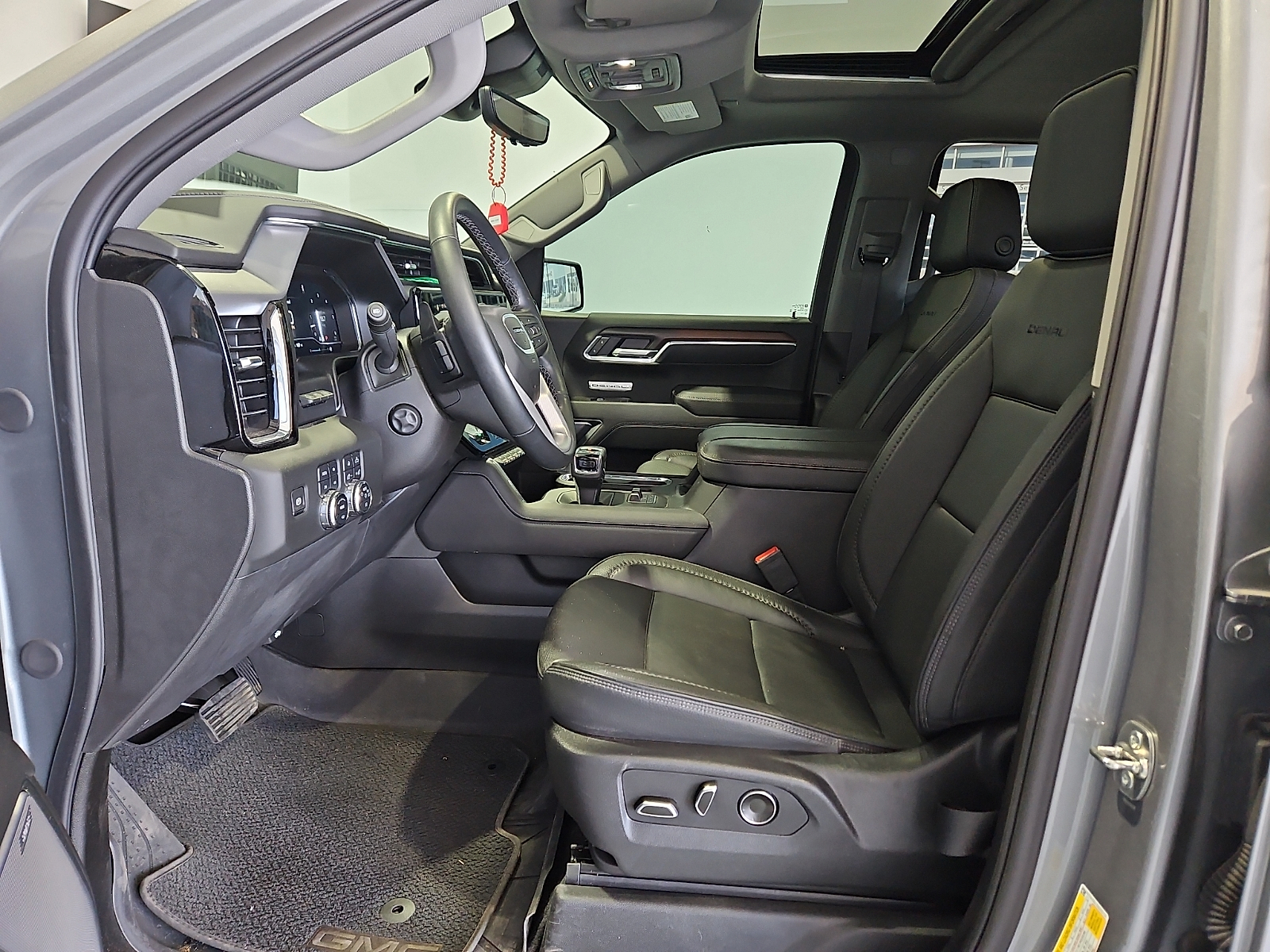 2025 GMC Sierra 1500 4WD Crew Cab Short Box Denali - 11