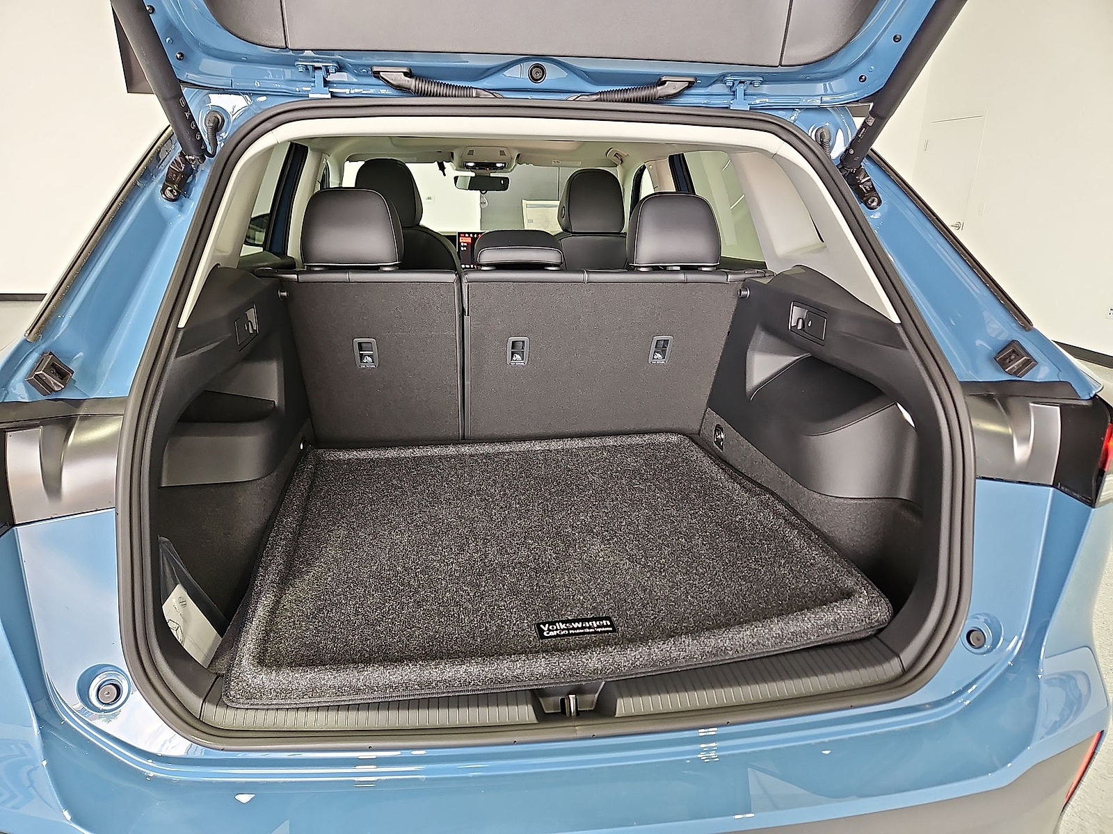 2026 Volkswagen Tiguan SE Monterey Blue Pearl at Street VW of Amarillo