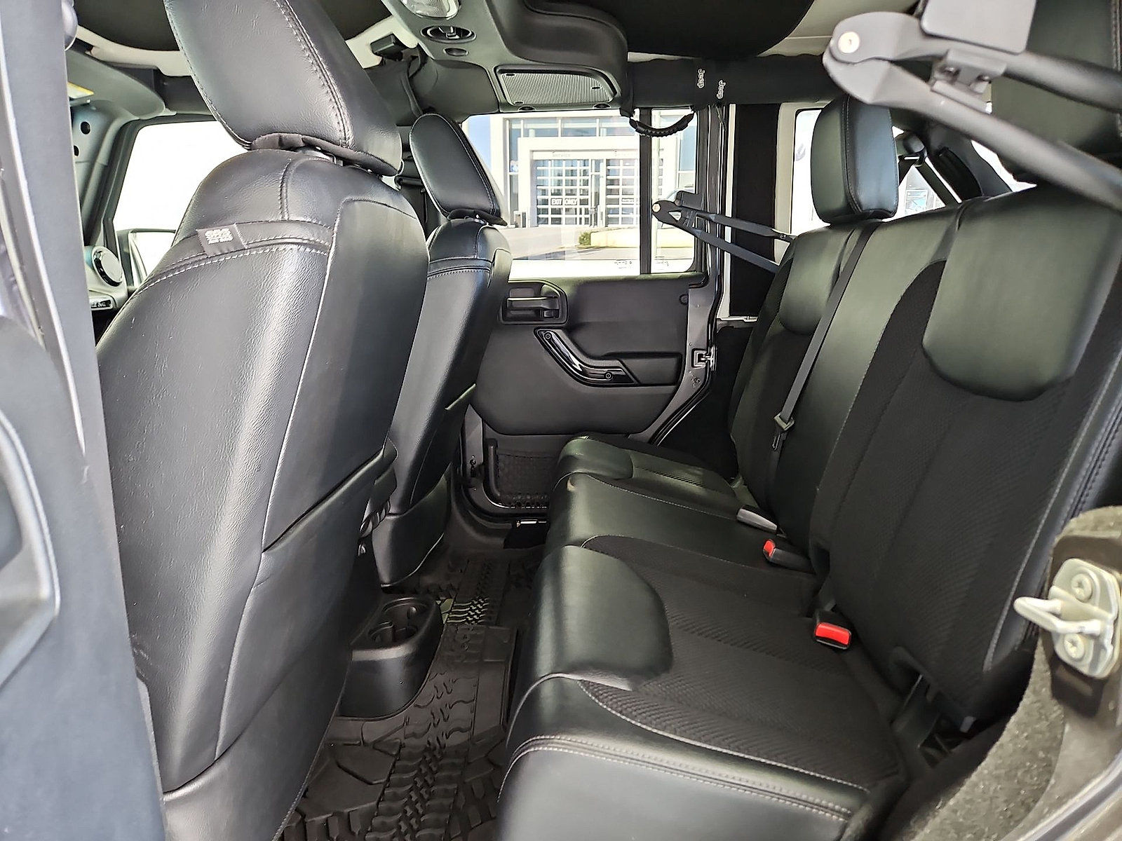 2017 Jeep Wrangler Unlimited Winter 4x4 - 11