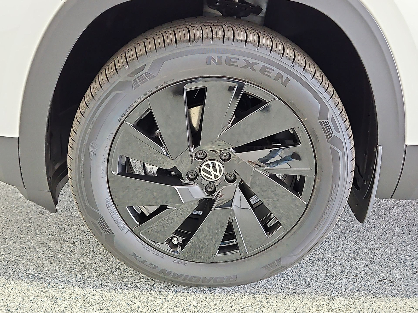 2026 Volkswagen Atlas Cross Sport SE with Technology - 10