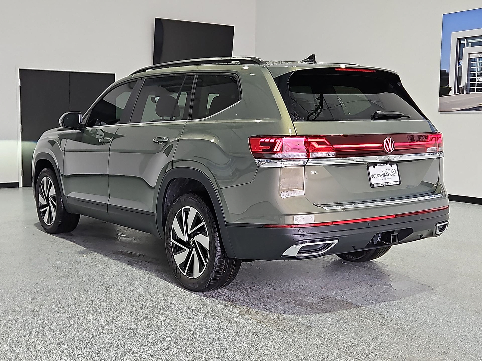 2026 Volkswagen Atlas SE with Technology - 5