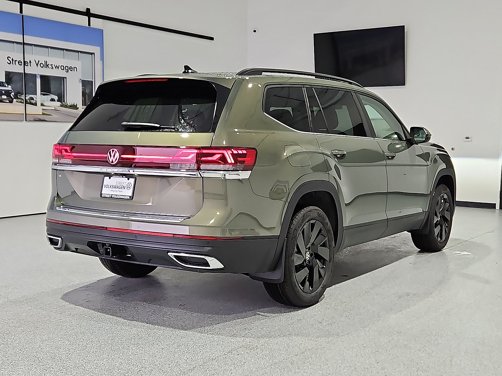 2026 Volkswagen Atlas photo 8 of 22
