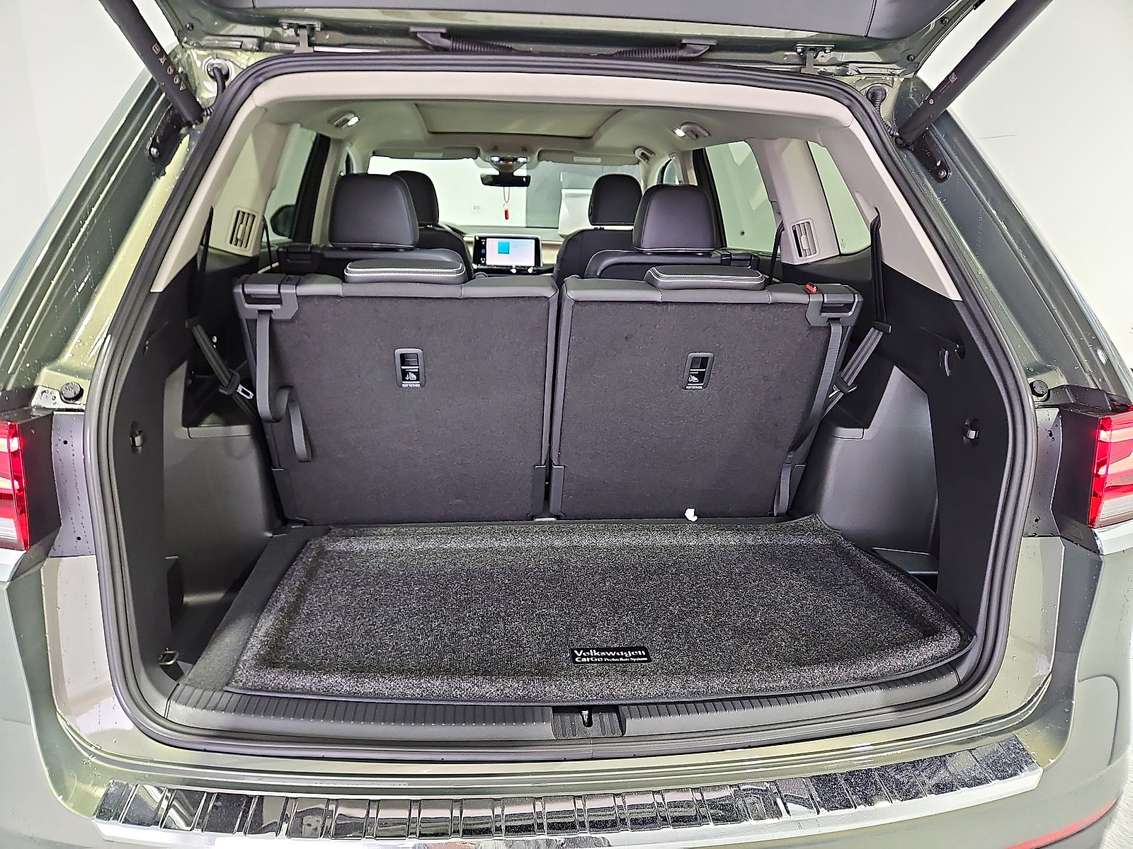 2026 Volkswagen Atlas photo 12 of 22