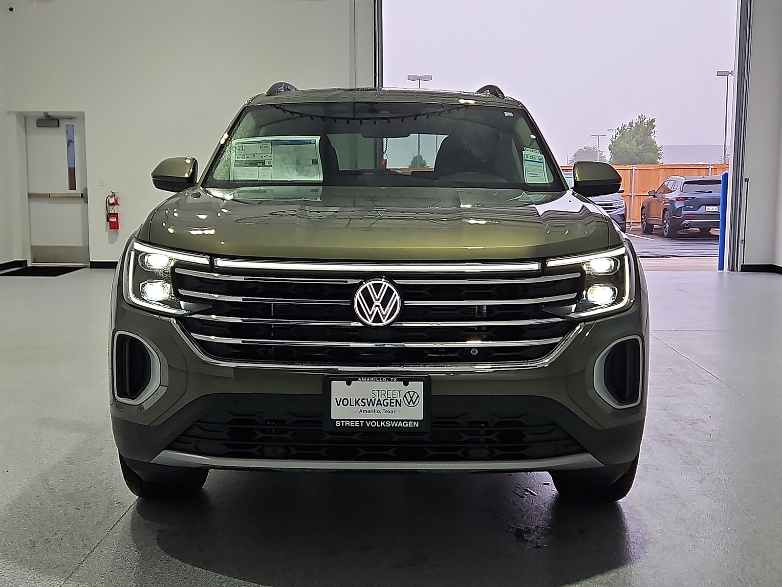 2026 Volkswagen Atlas photo 3 of 22