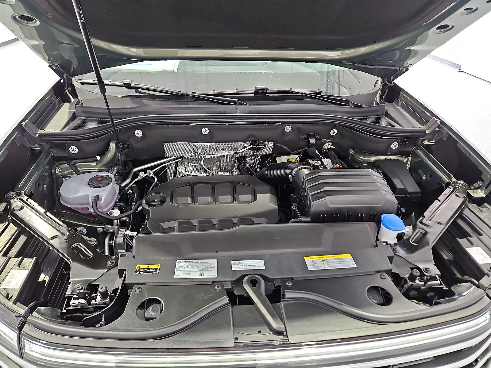2026 Volkswagen Atlas photo 10 of 22