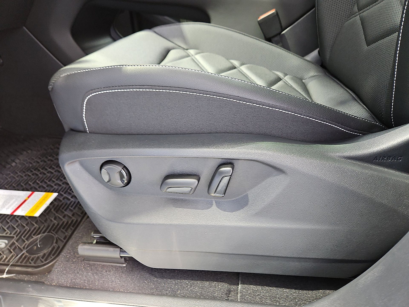 2026 Volkswagen Atlas photo 17 of 22