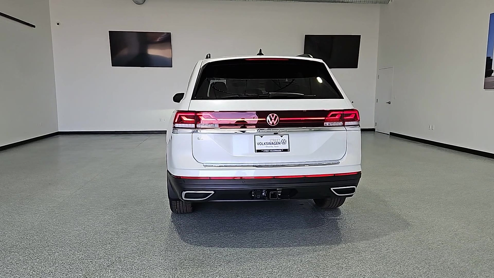2026 Volkswagen Atlas photo 7 of 22