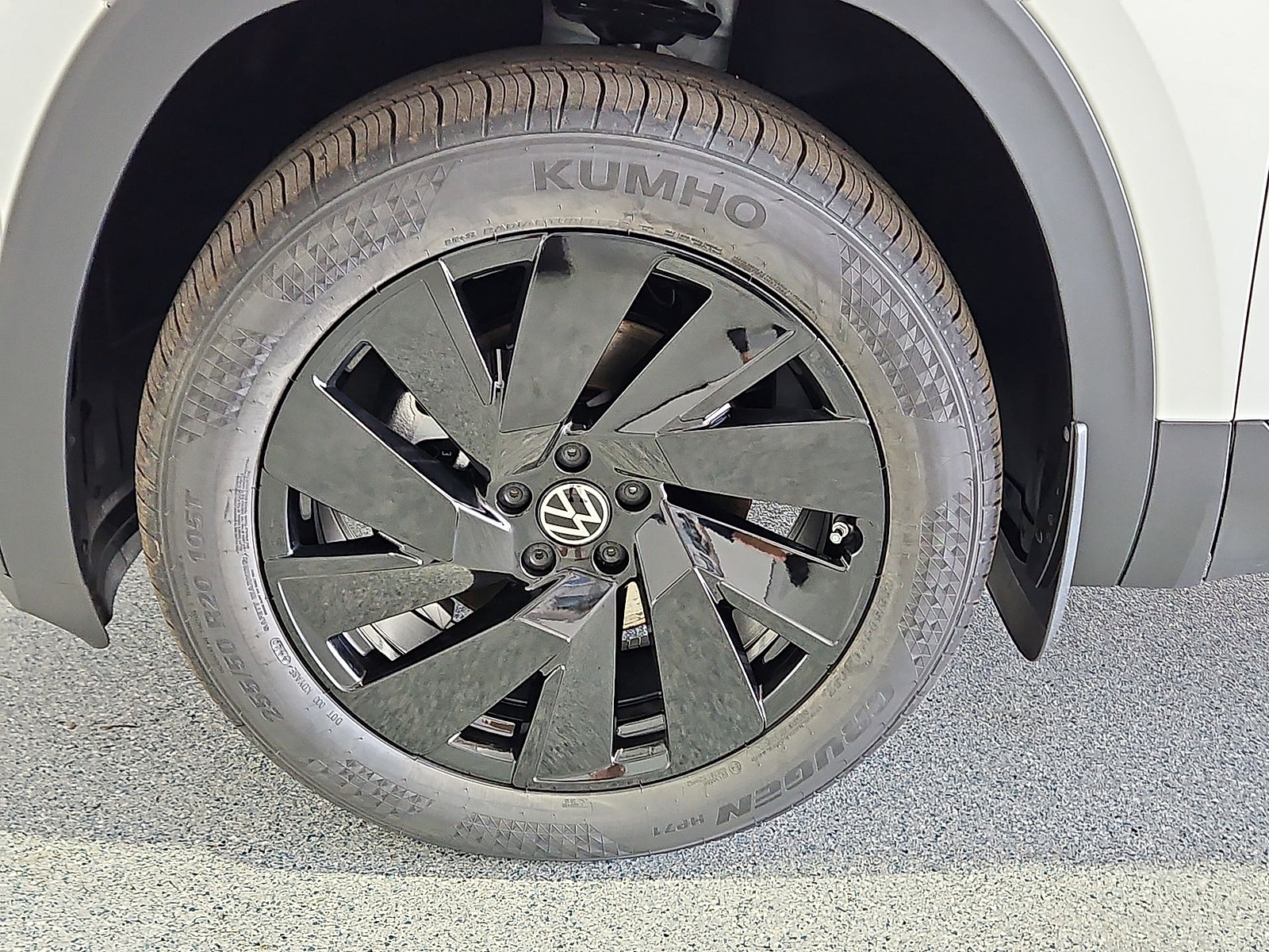 2026 Volkswagen Atlas photo 11 of 22