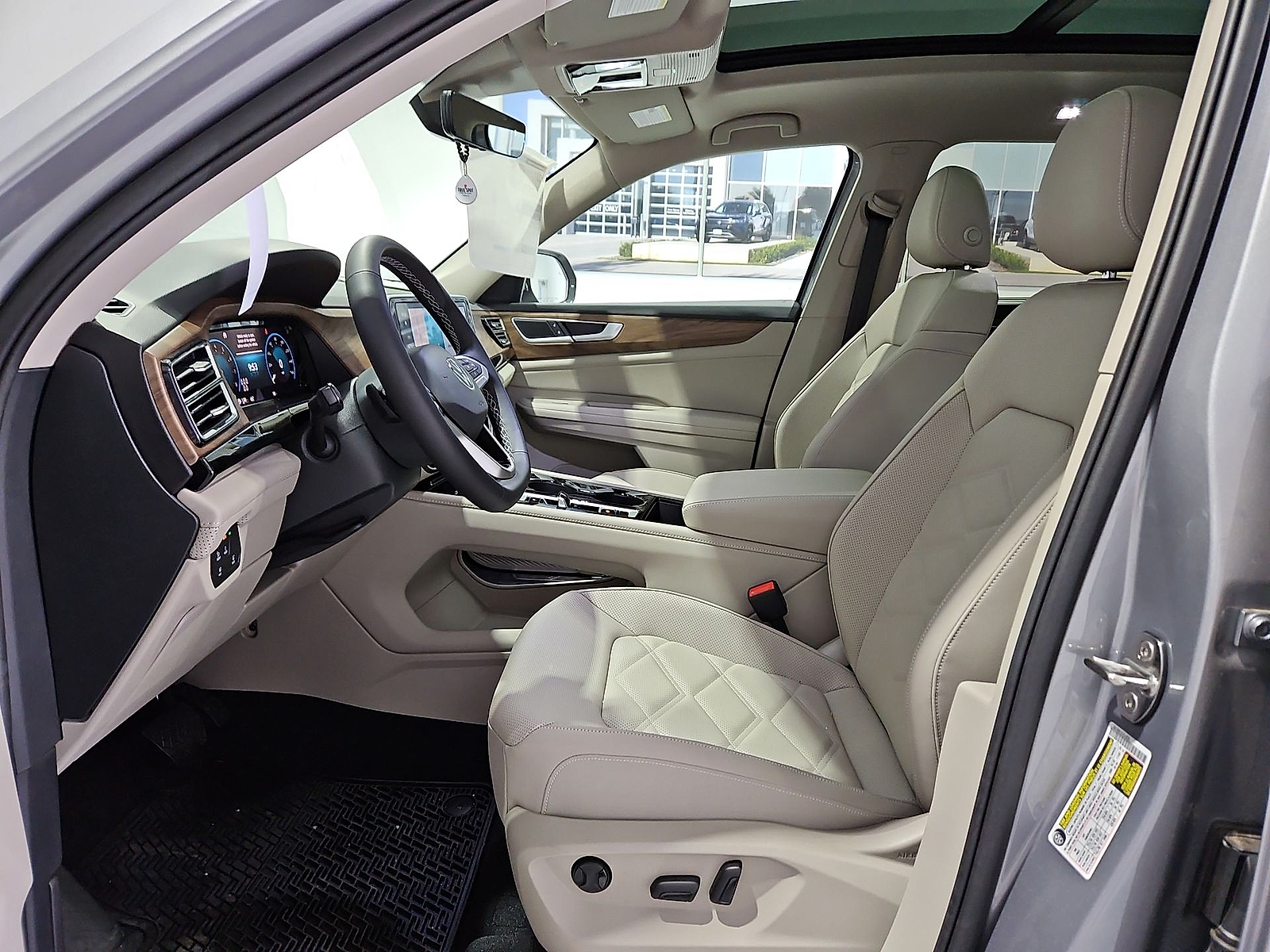 2026 Volkswagen Atlas photo 16 of 22