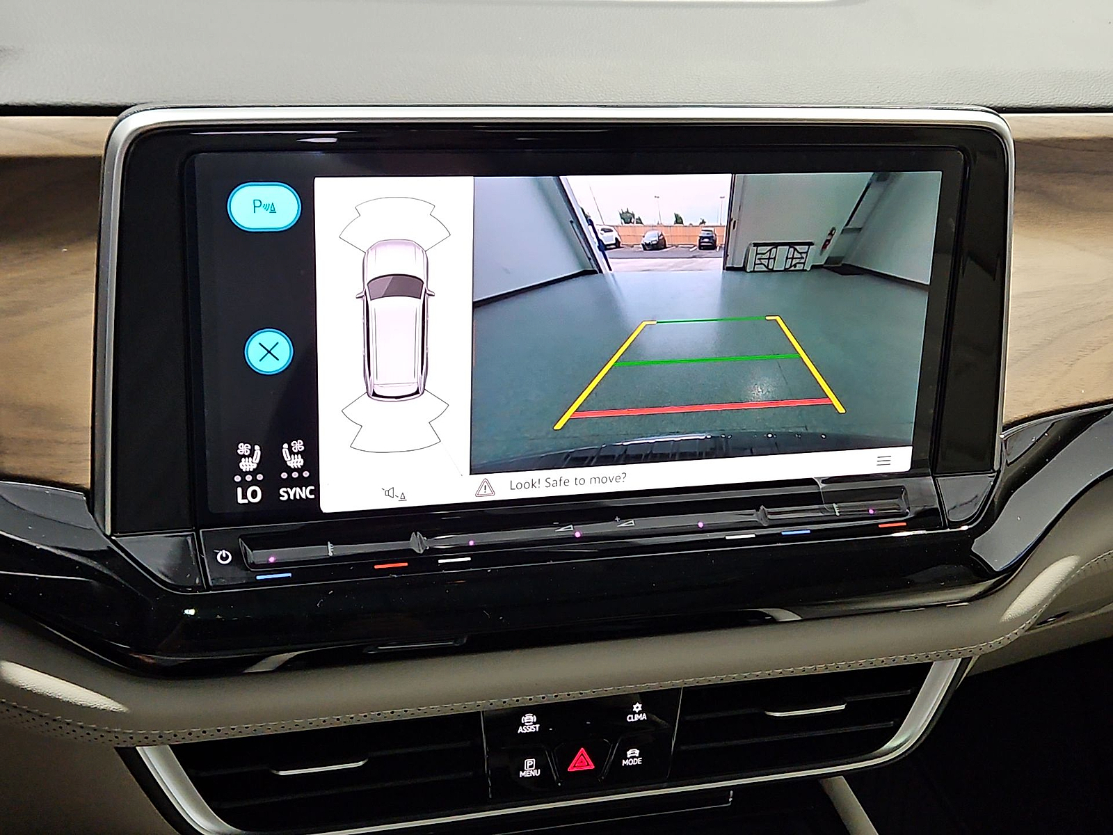 2026 Volkswagen Atlas photo 18 of 22