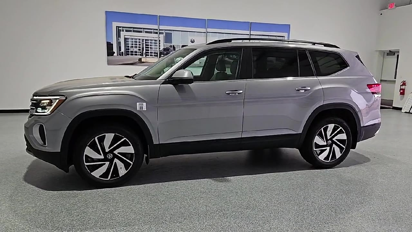 2026 Volkswagen Atlas photo 5 of 22