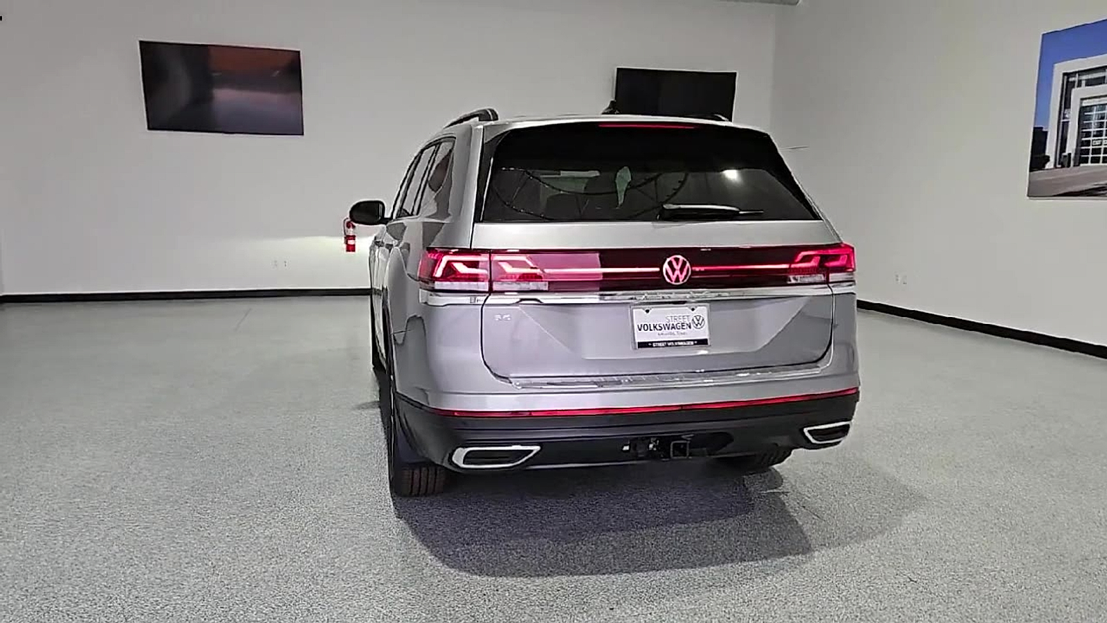 2026 Volkswagen Atlas photo 7 of 22