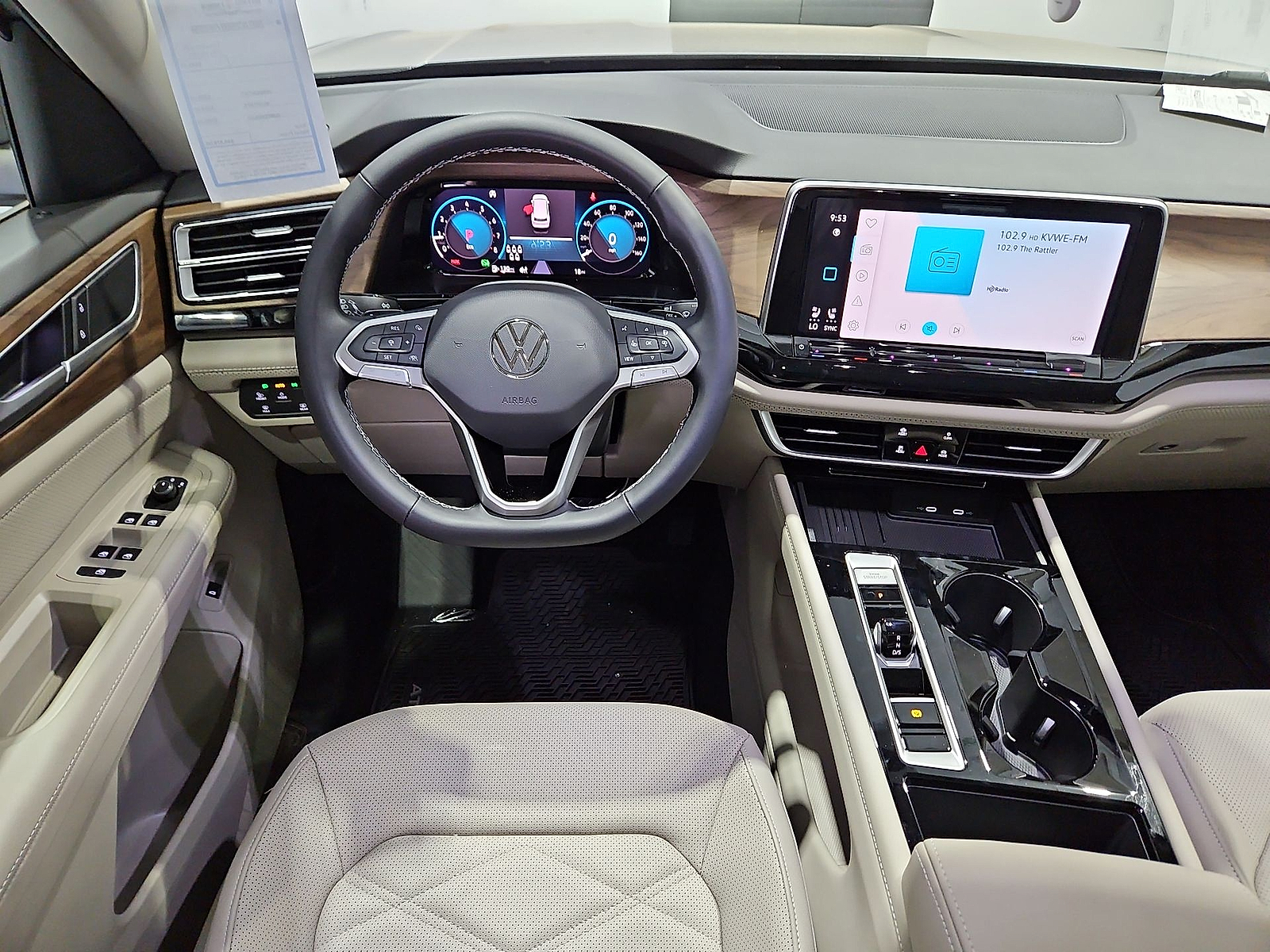 2026 Volkswagen Atlas photo 14 of 22