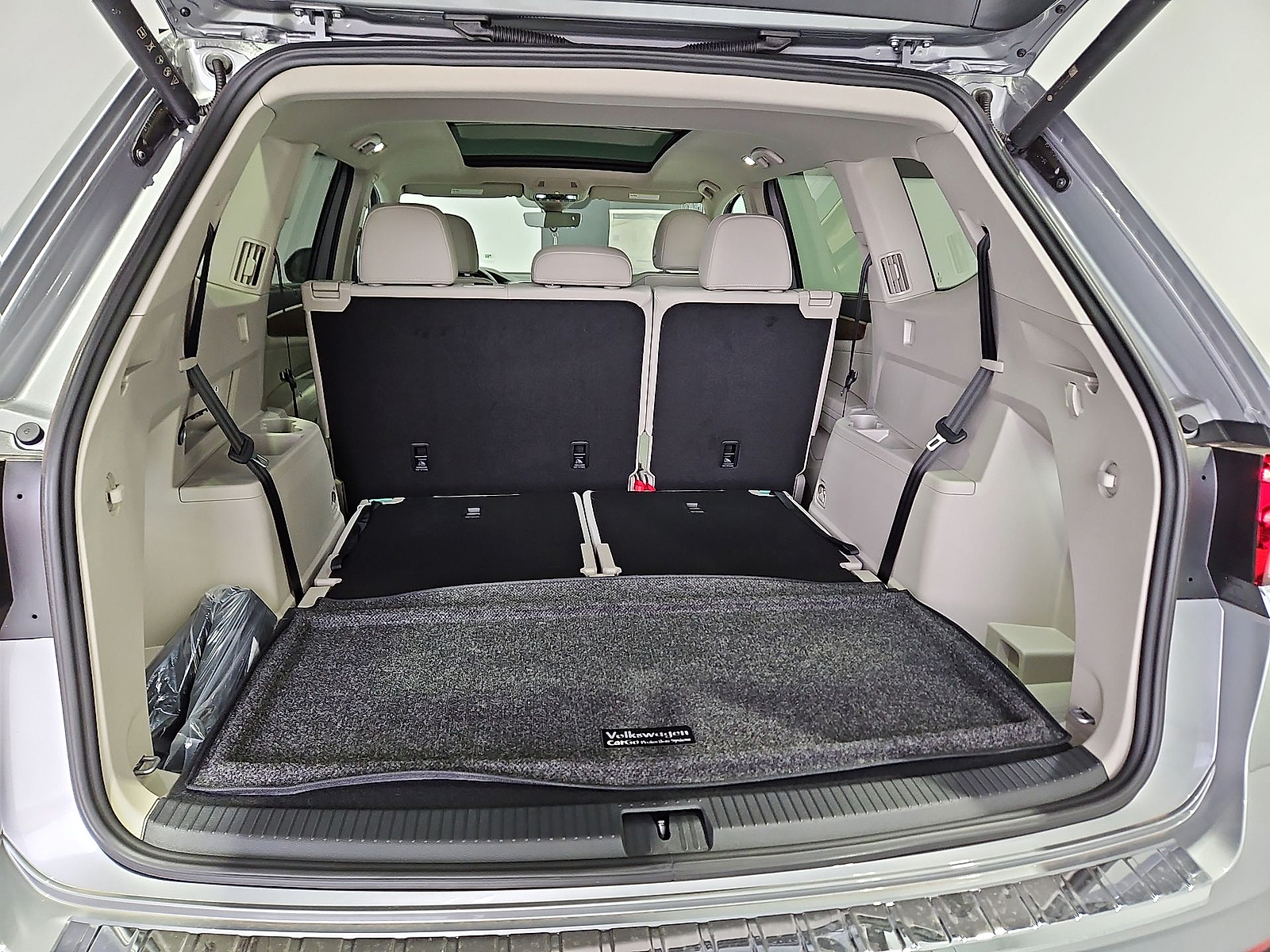 2026 Volkswagen Atlas photo 12 of 22