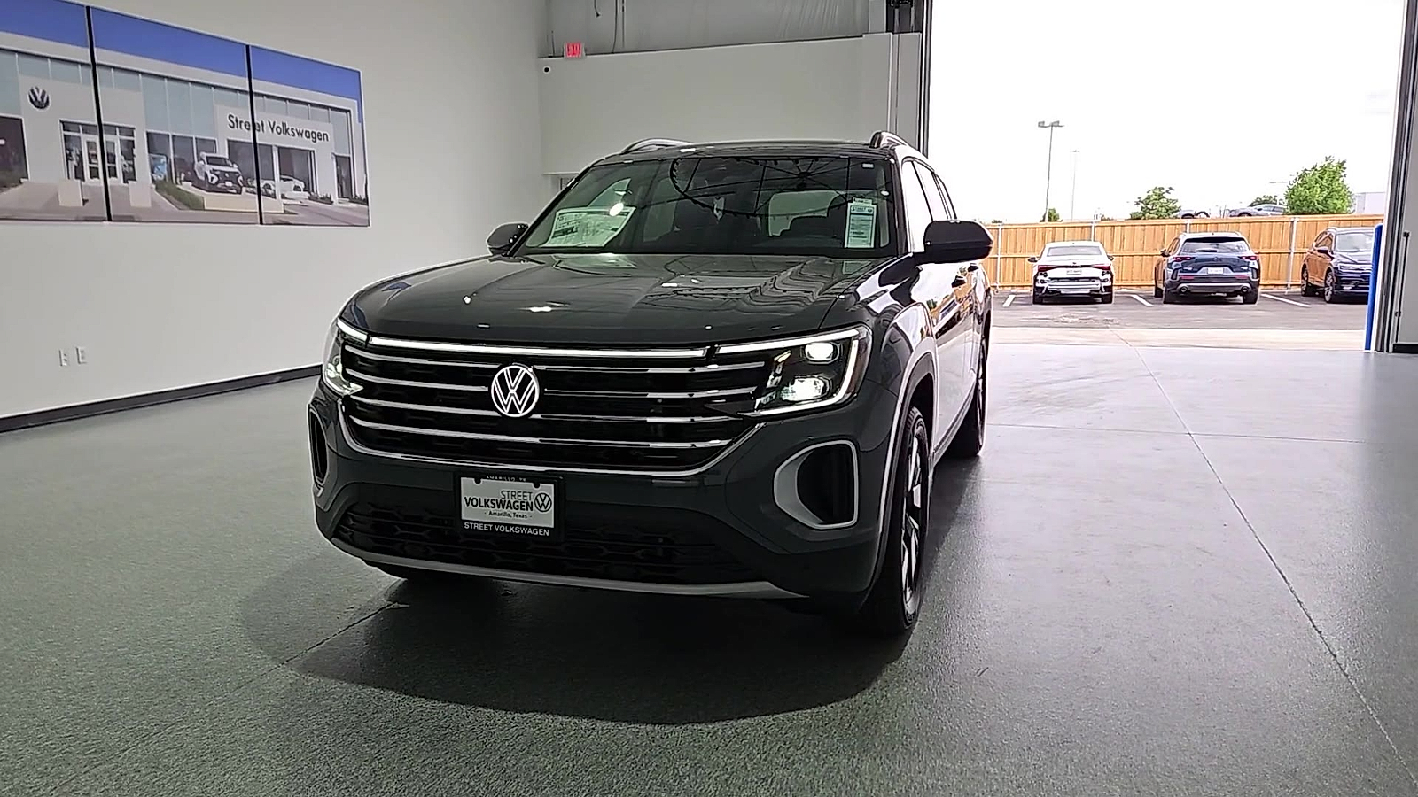 2026 Volkswagen Atlas photo 3 of 22
