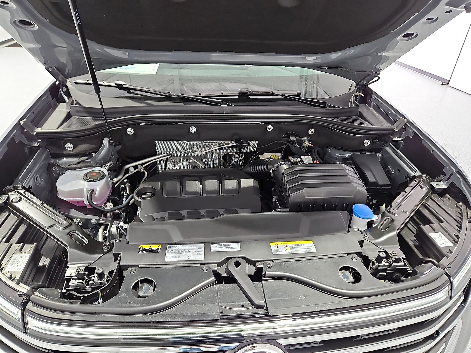 2026 Volkswagen Atlas photo 10 of 22