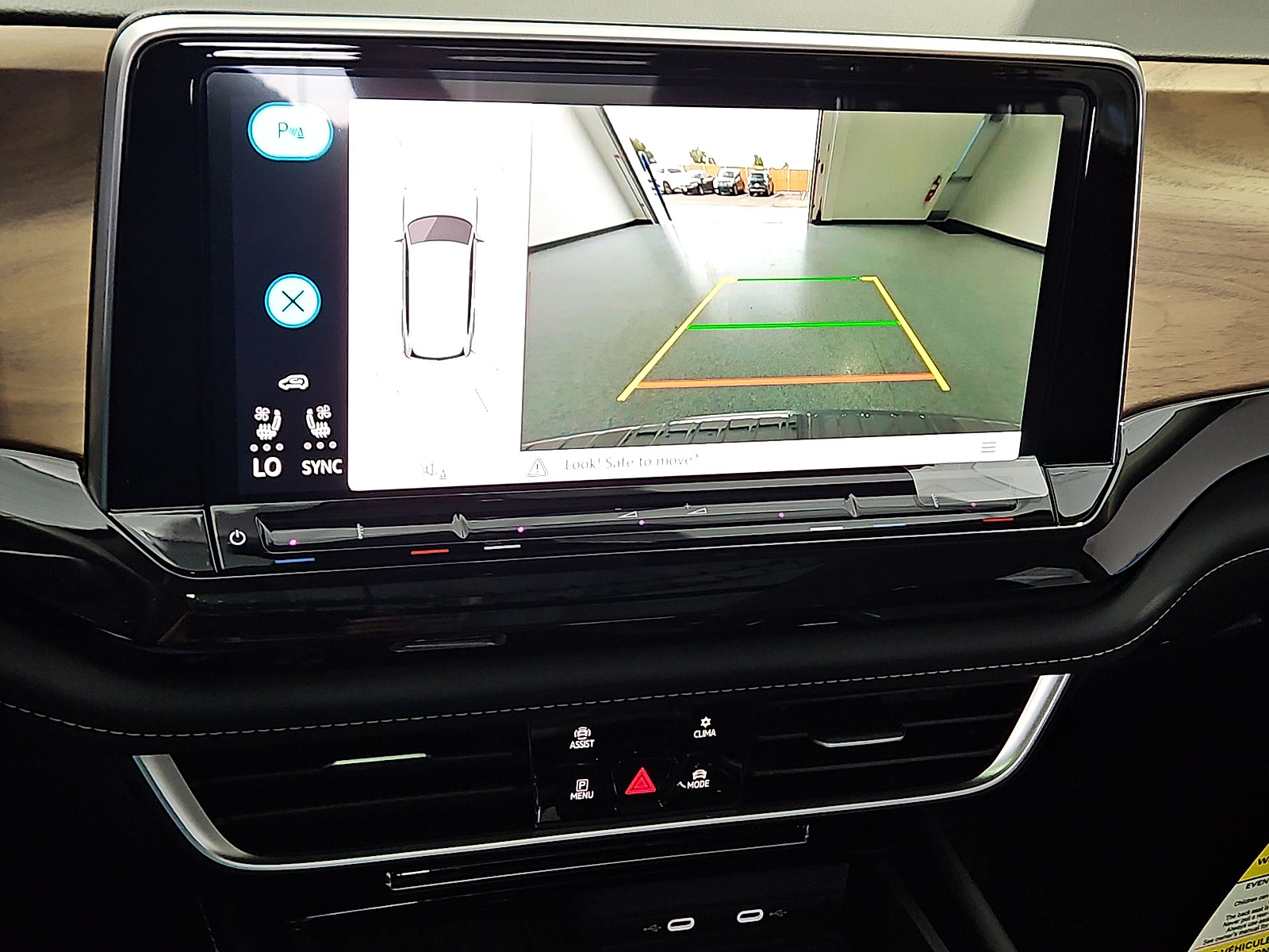 2026 Volkswagen Atlas photo 18 of 22