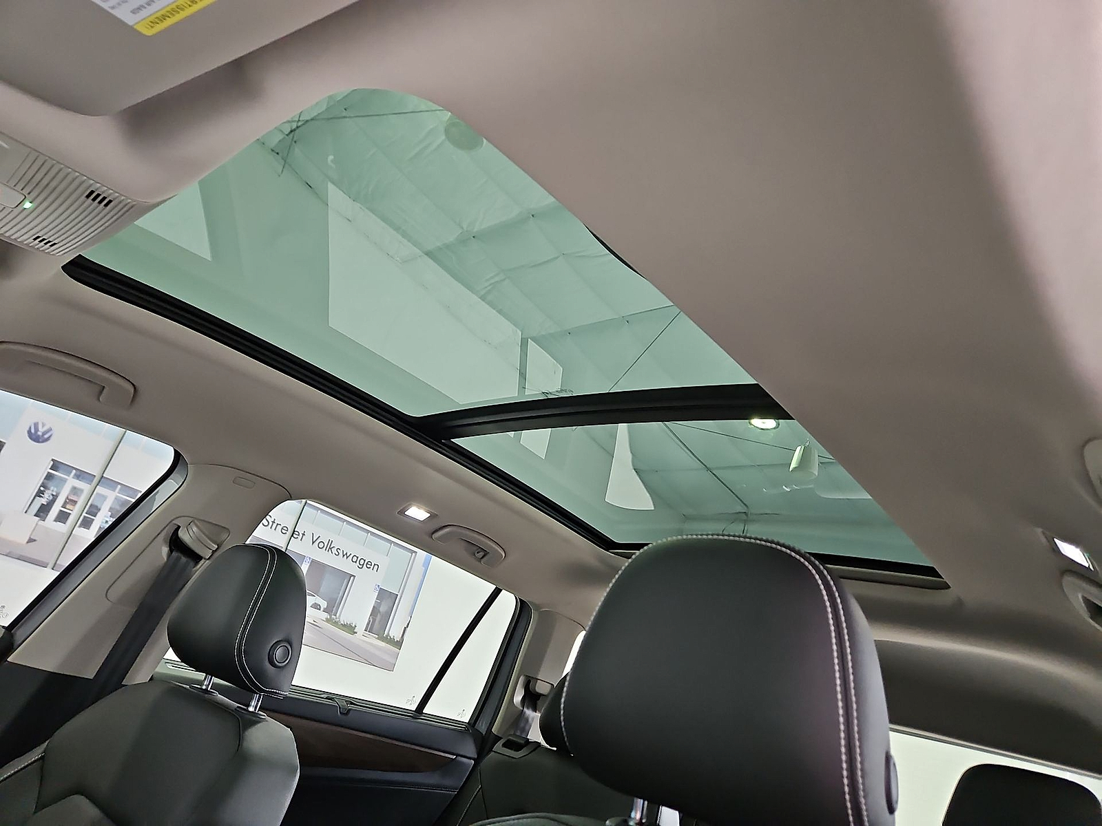 2026 Volkswagen Atlas photo 17 of 22